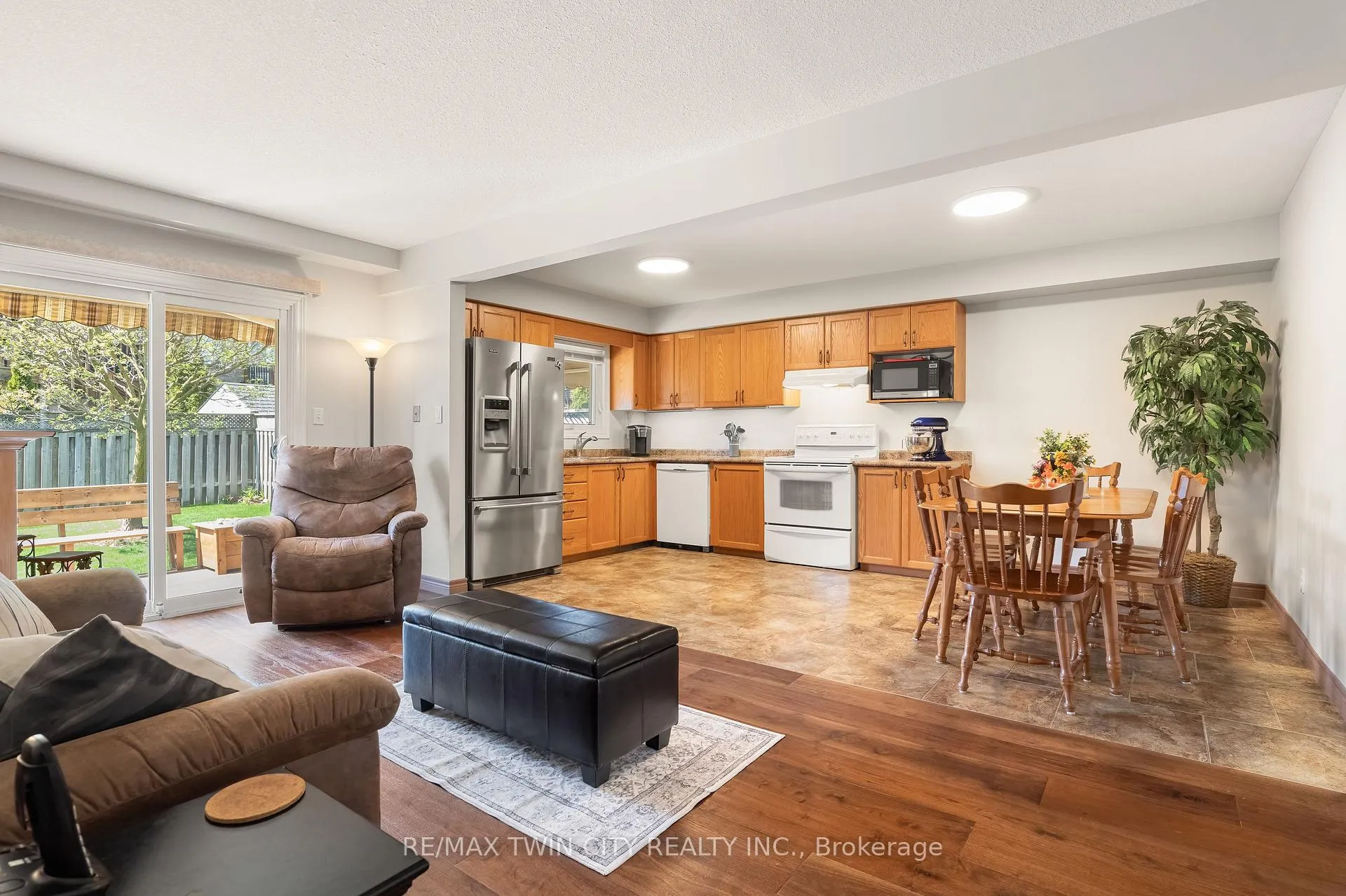 Photo 11 of 92 Snowdrop Crescent, Kitchener — HOMEH