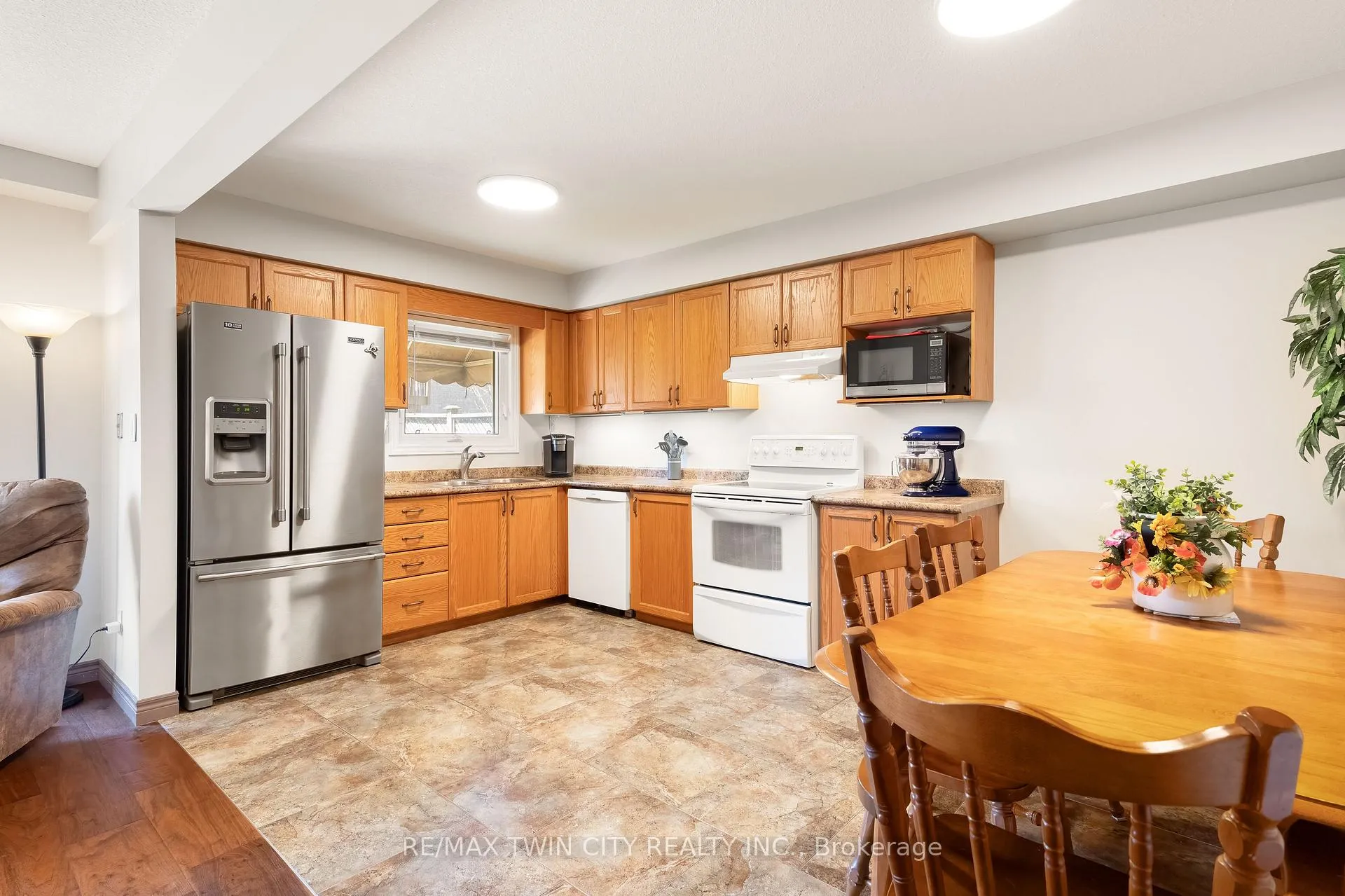 Photo 13 of 92 Snowdrop Crescent, Kitchener — HOMEH