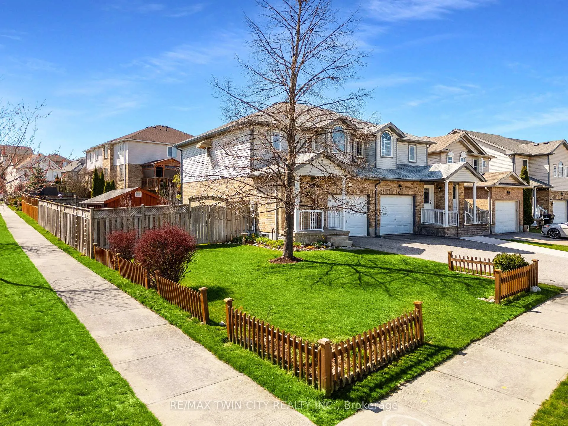 Photo 42 of 92 Snowdrop Crescent, Kitchener — HOMEH