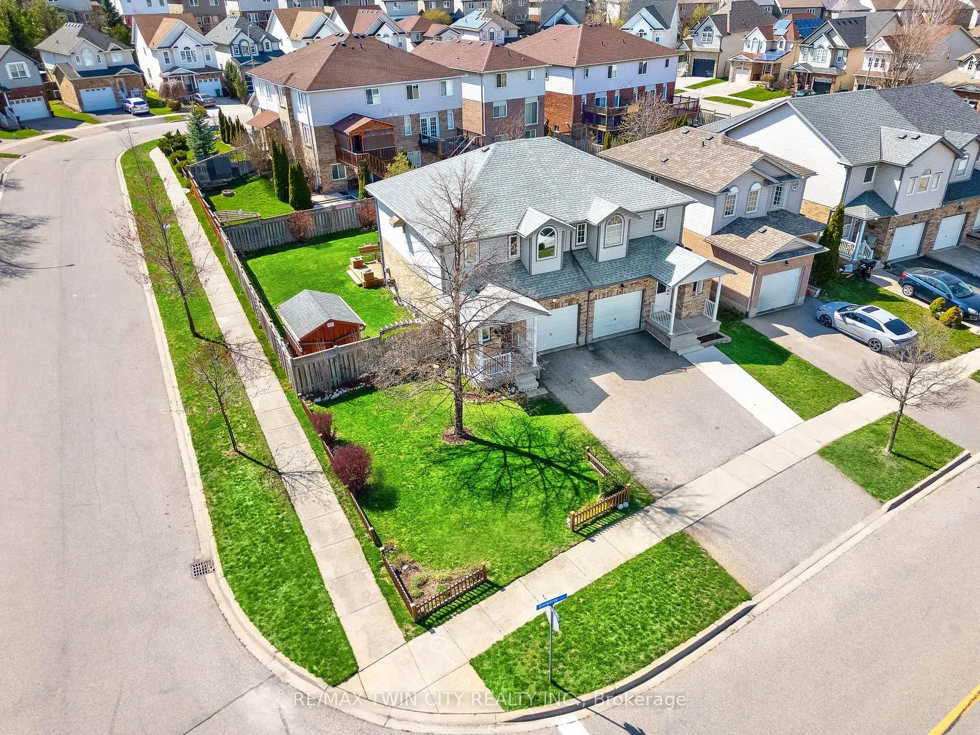 Photo 43 of 92 Snowdrop Crescent, Kitchener — HOMEH