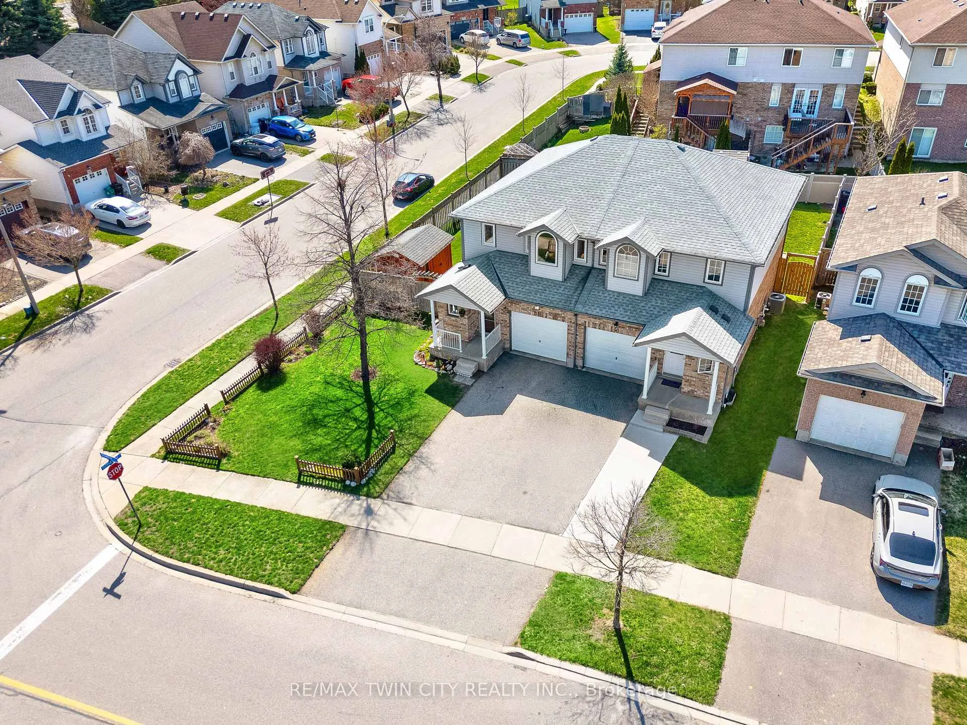 Photo 44 of 92 Snowdrop Crescent, Kitchener — HOMEH