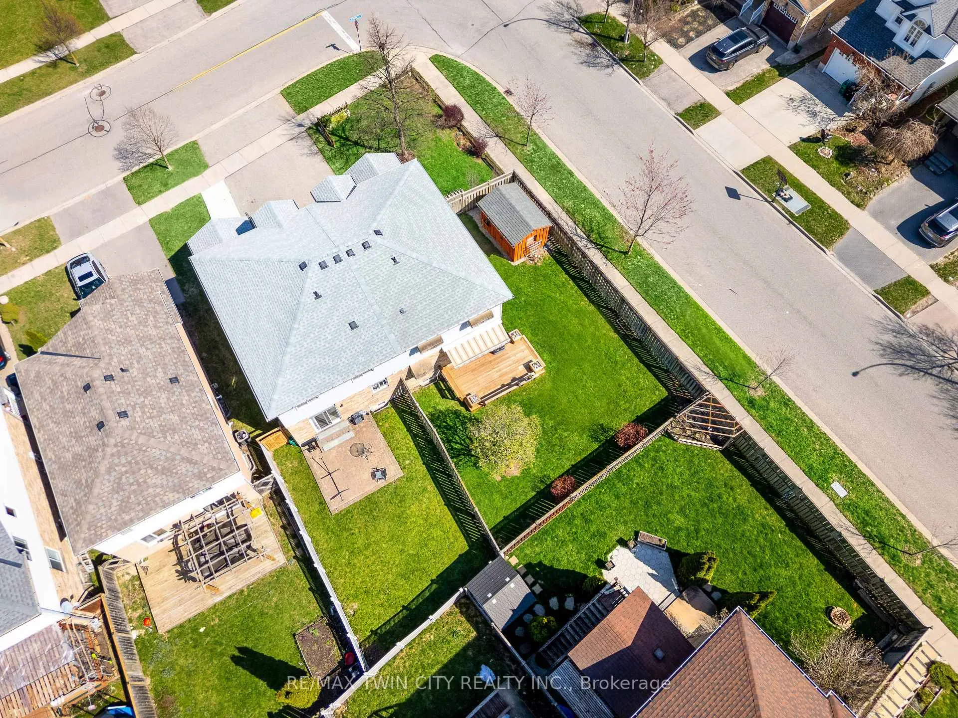 Photo 45 of 92 Snowdrop Crescent, Kitchener — HOMEH