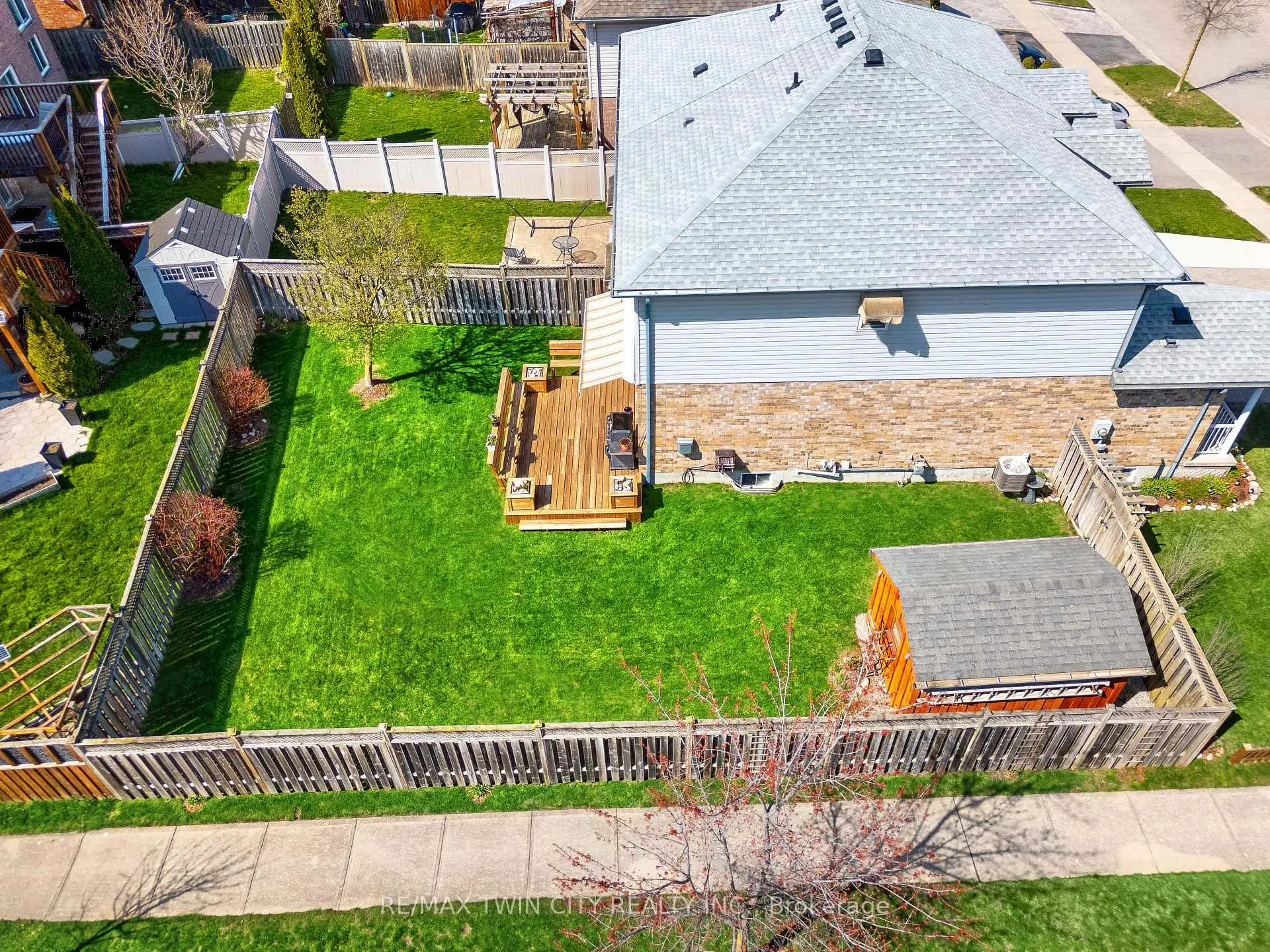 Photo 47 of 92 Snowdrop Crescent, Kitchener — HOMEH