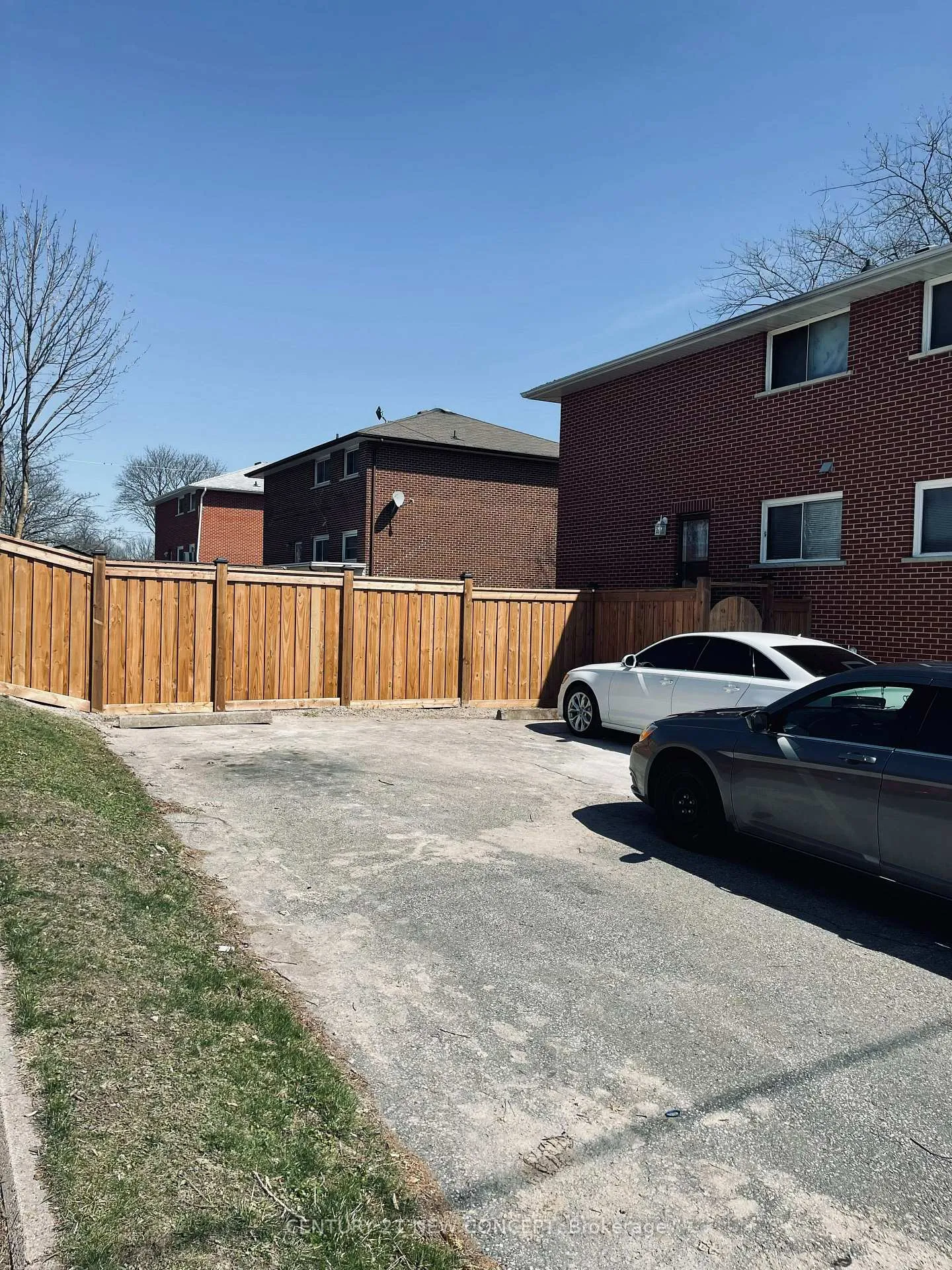 Photo 2 of 580 Digby Avenue, Oshawa, Eastdale — HOMEH