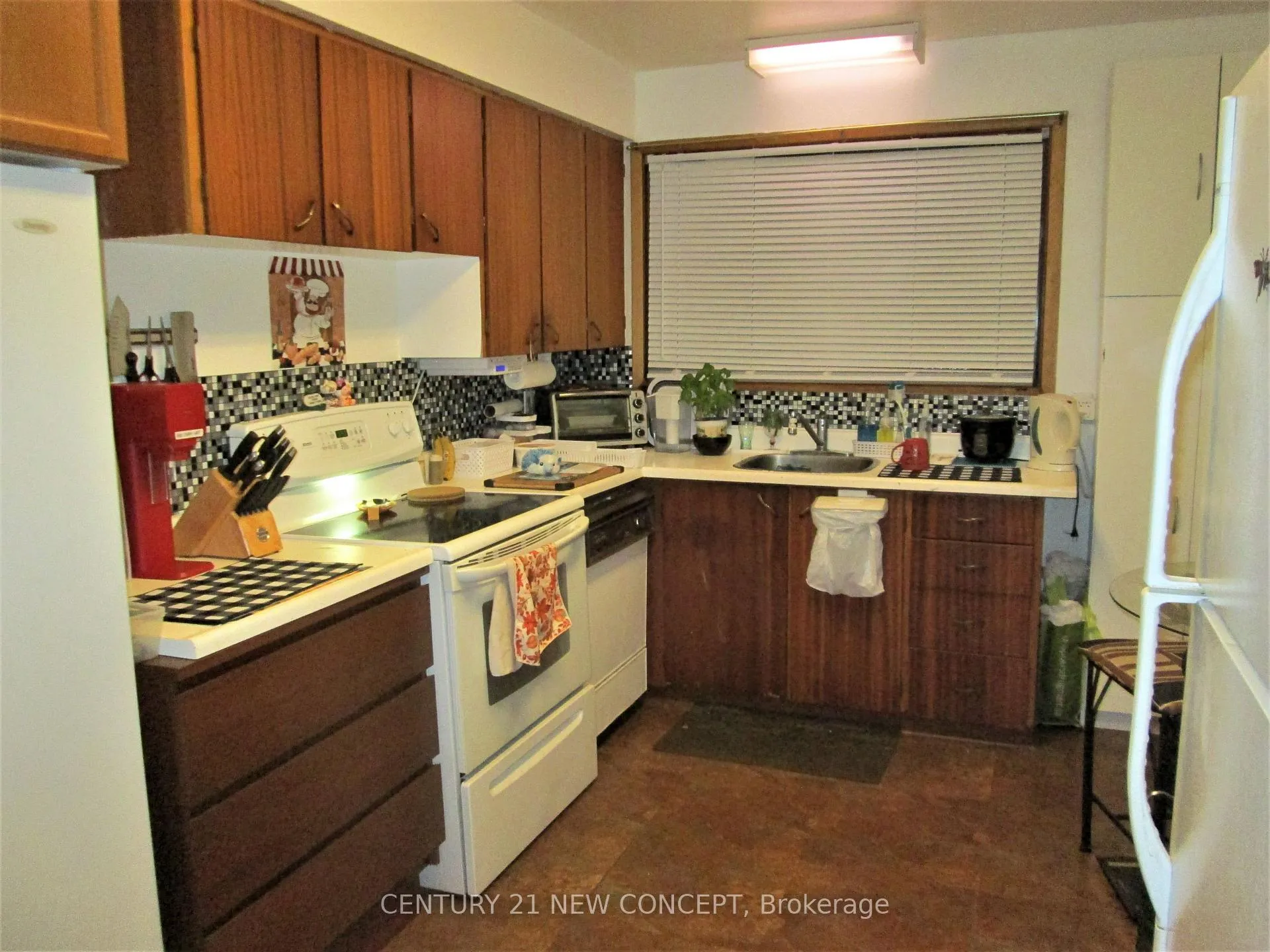 Photo 18 of 580 Digby Avenue, Oshawa, Eastdale — HOMEH