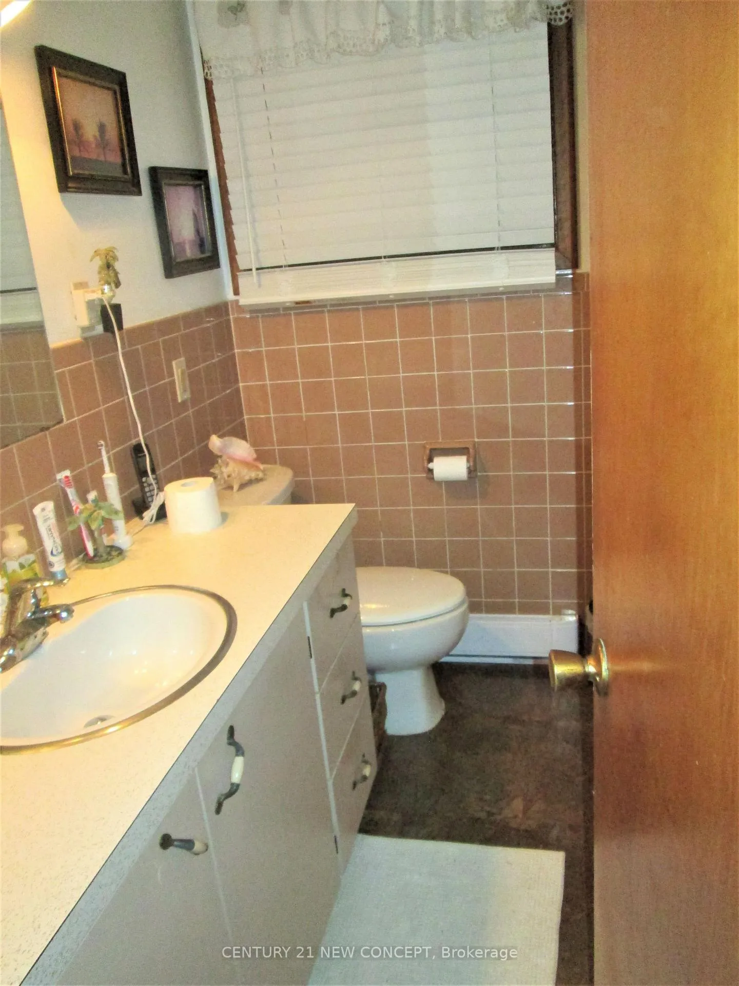 Photo 30 of 580 Digby Avenue, Oshawa, Eastdale — HOMEH
