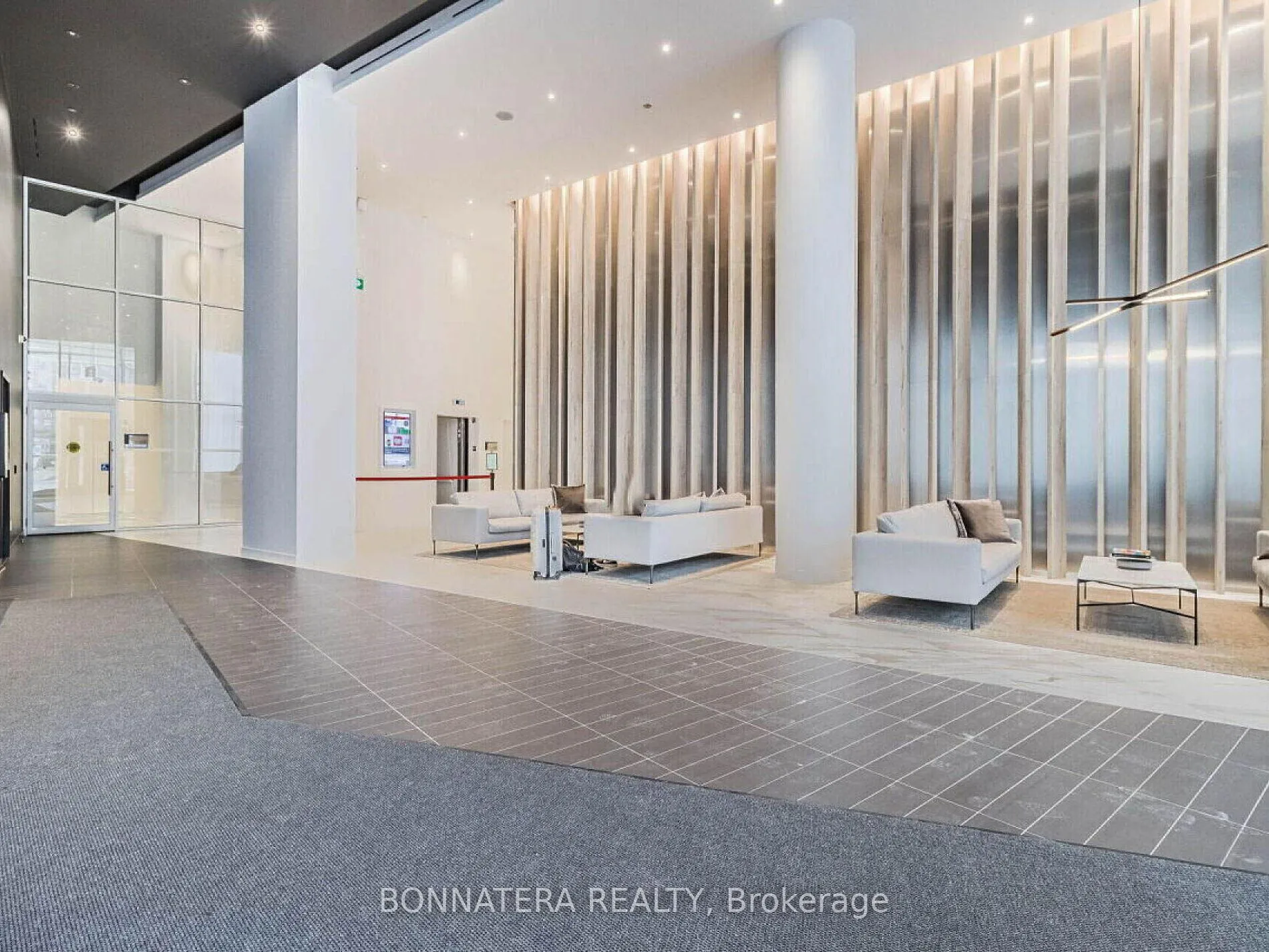 Photo 3 of Unit 906, 3900 Confederation Parkway, Mississauga, City Centre — HOMEH