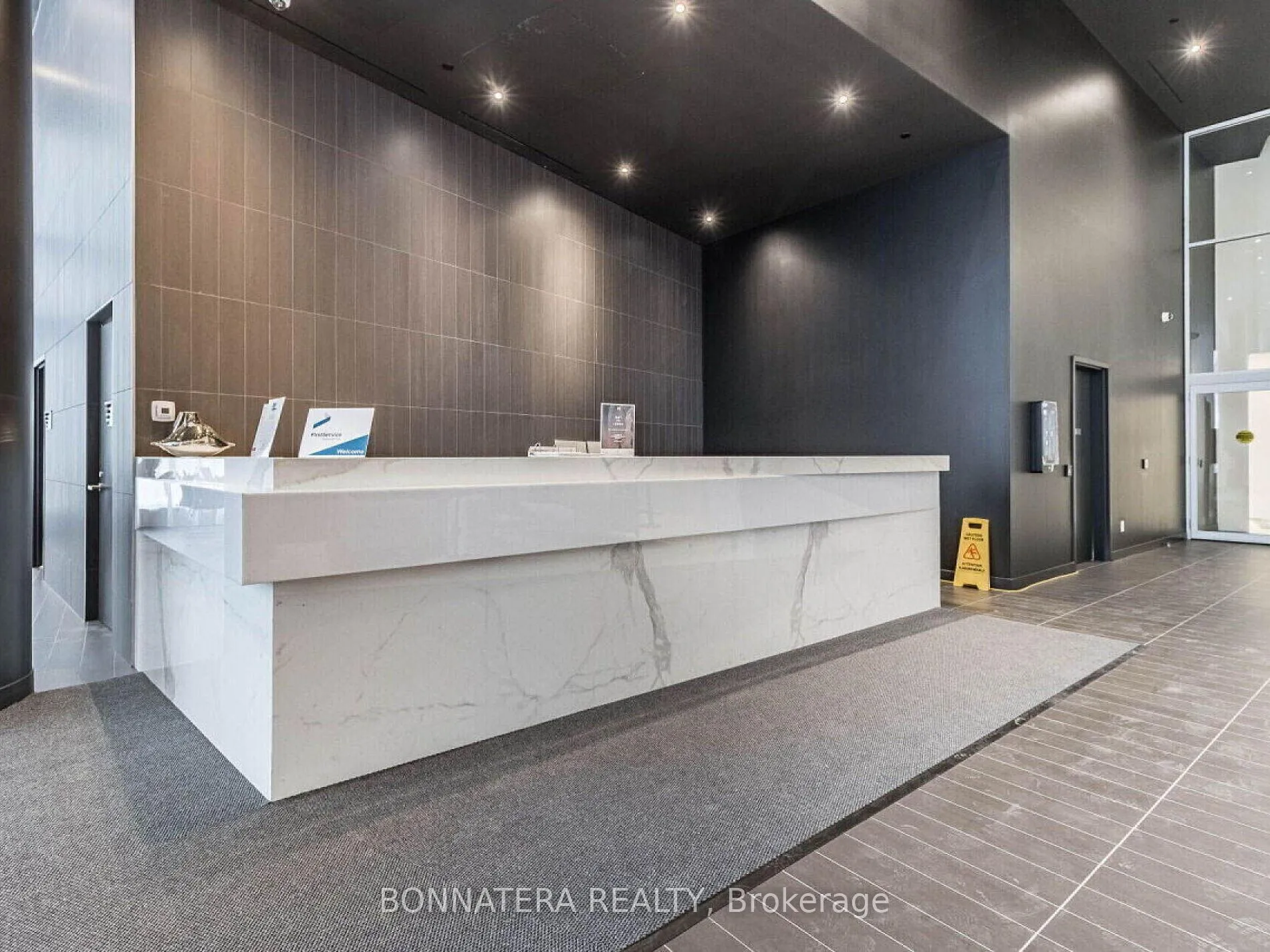 Photo 4 of Unit 906, 3900 Confederation Parkway, Mississauga, City Centre — HOMEH