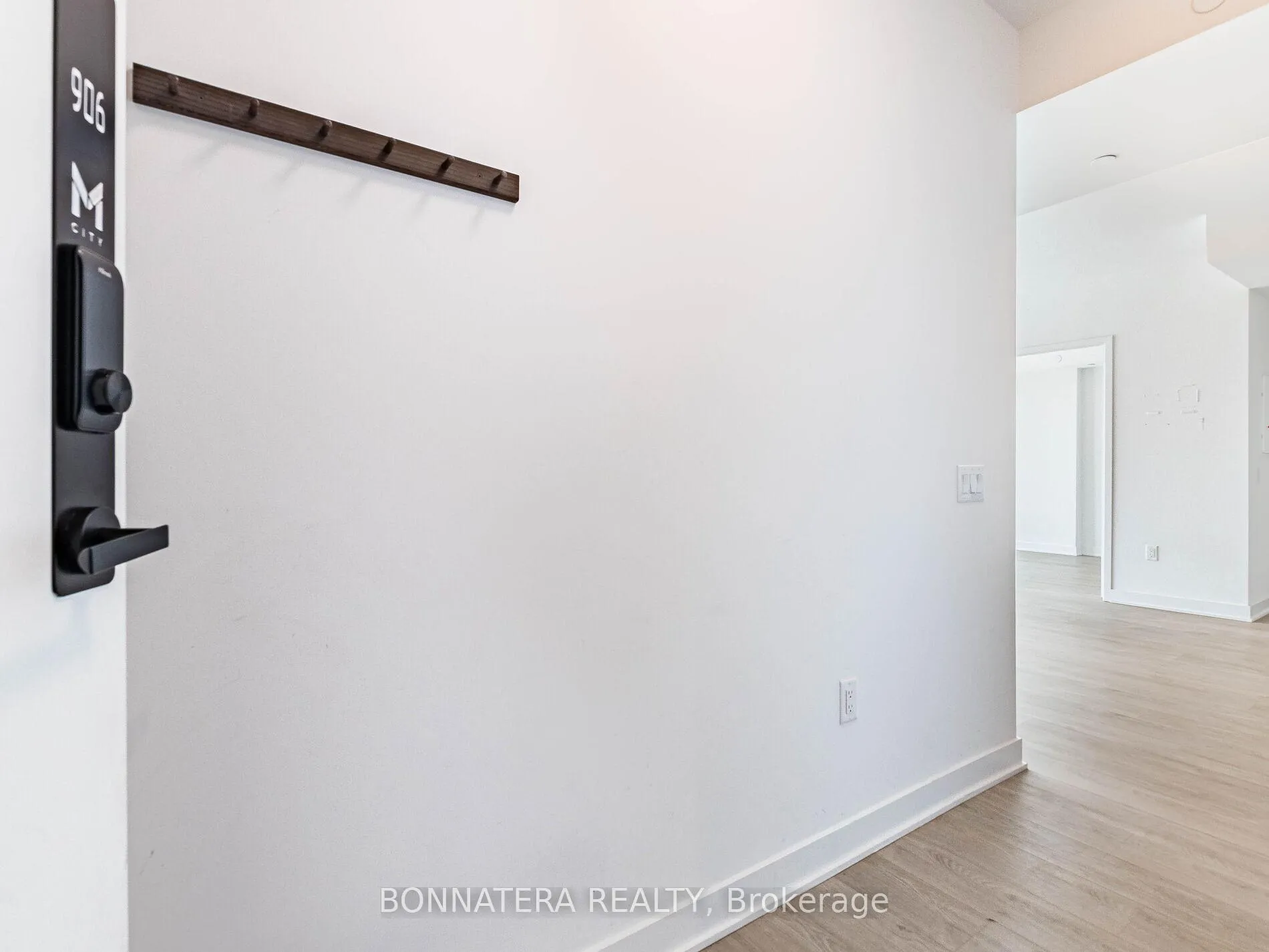 Photo 6 of Unit 906, 3900 Confederation Parkway, Mississauga, City Centre — HOMEH