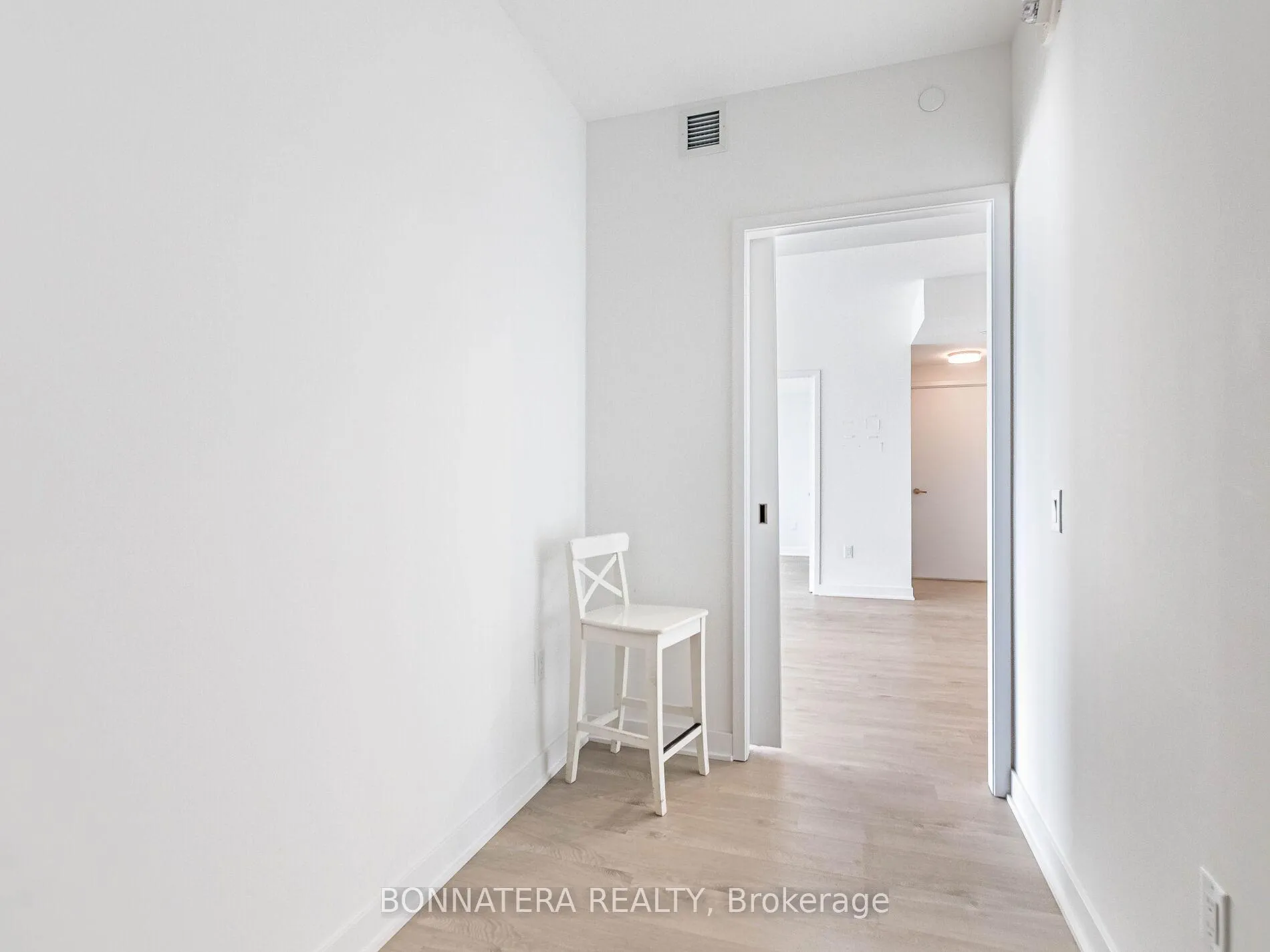 Photo 17 of Unit 906, 3900 Confederation Parkway, Mississauga, City Centre — HOMEH