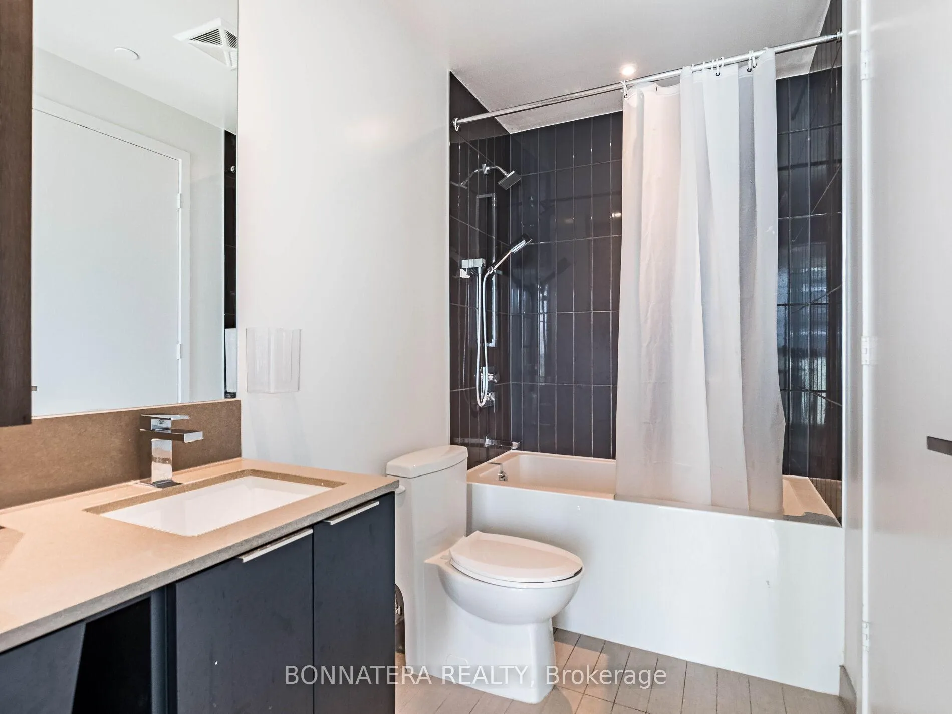 Photo 20 of Unit 906, 3900 Confederation Parkway, Mississauga, City Centre — HOMEH