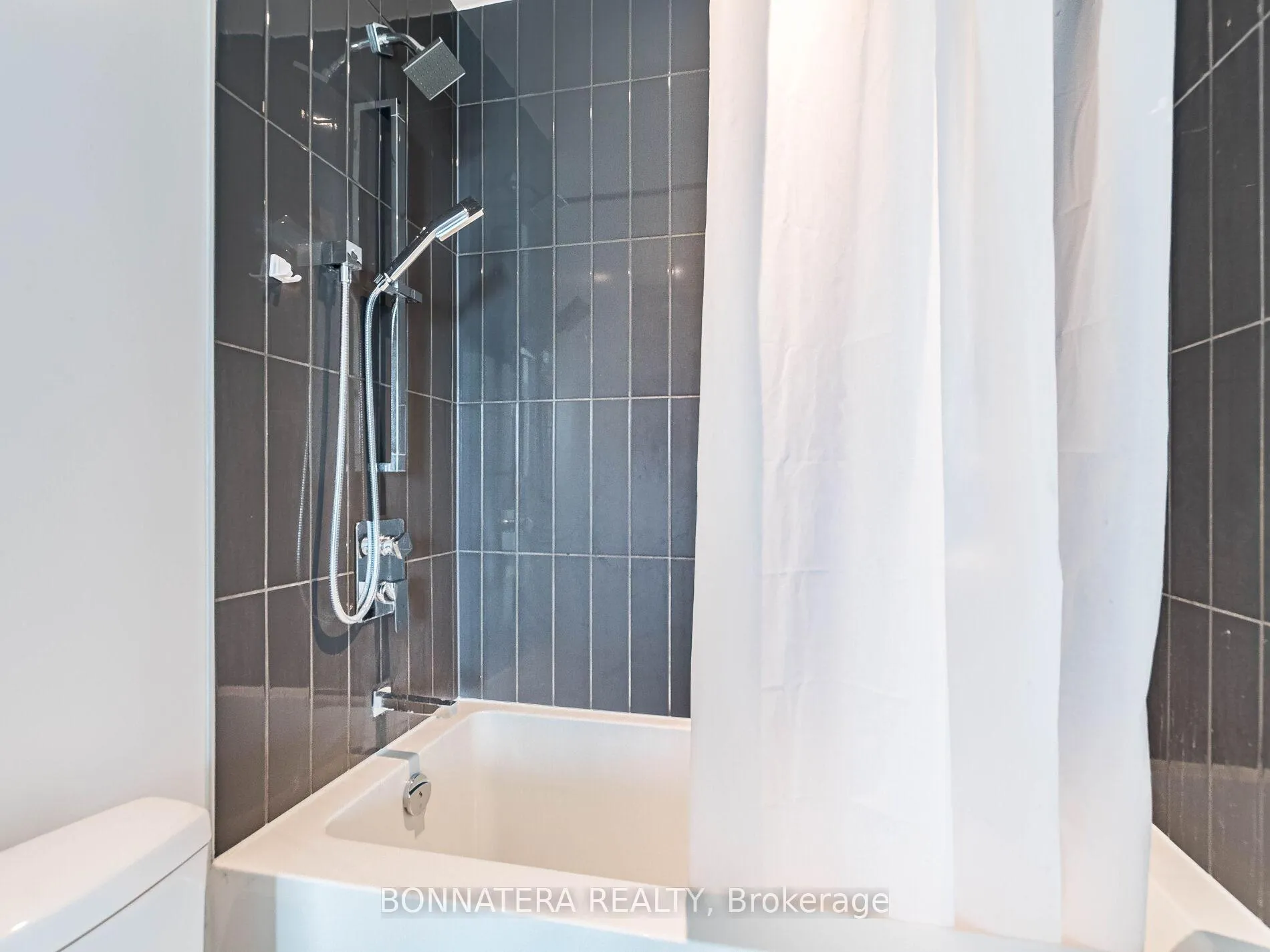 Photo 21 of Unit 906, 3900 Confederation Parkway, Mississauga, City Centre — HOMEH
