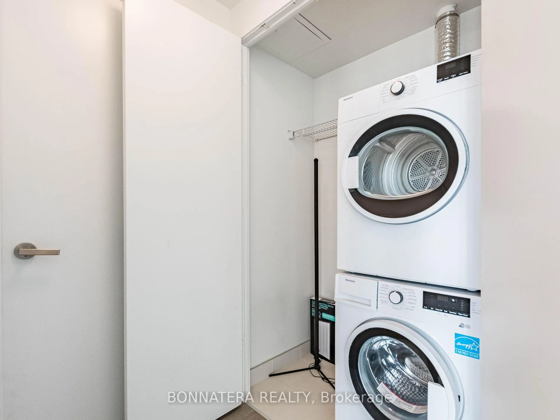 Photo 23 of Unit 906, 3900 Confederation Parkway, Mississauga, City Centre — HOMEH