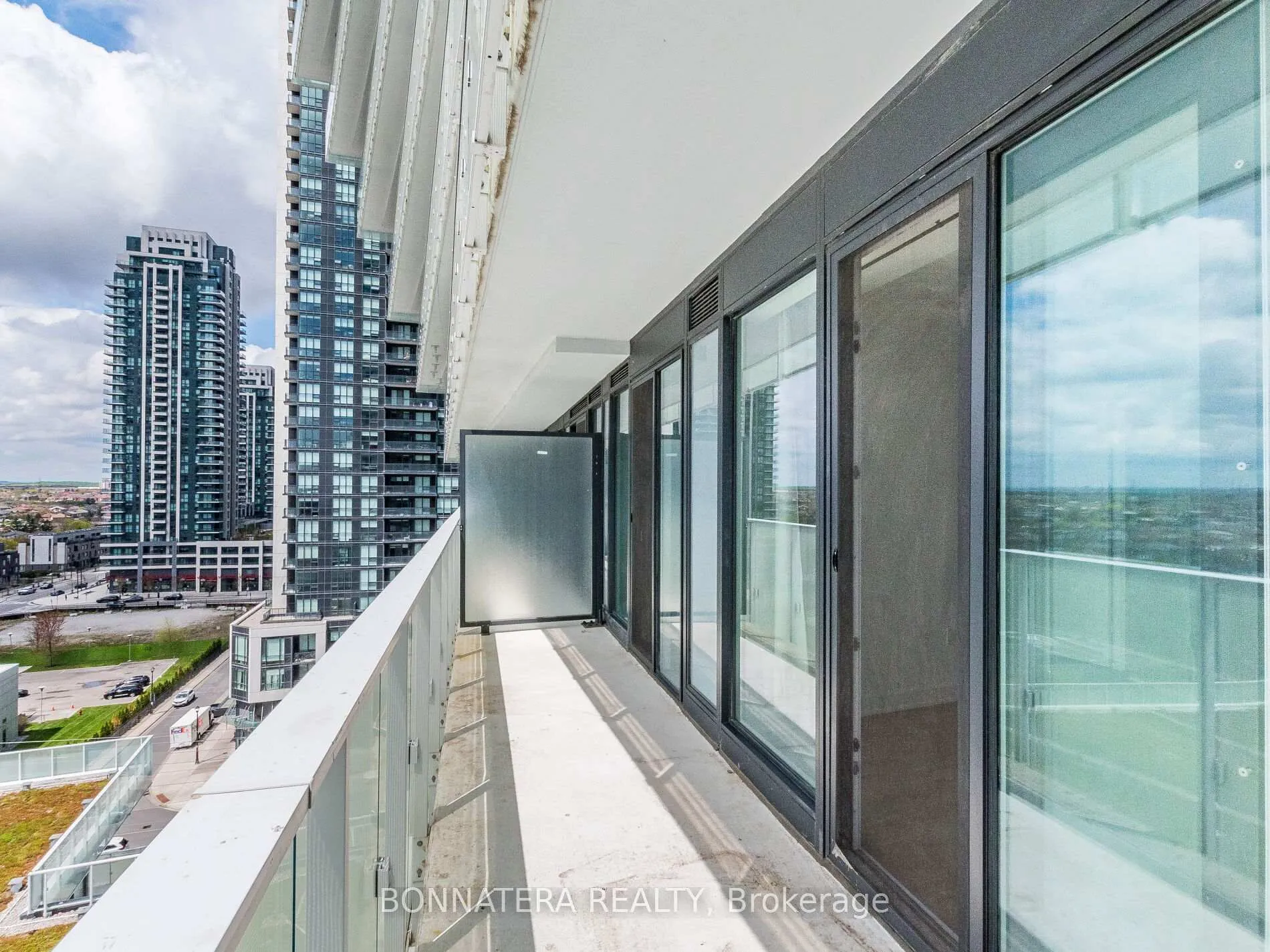 Photo 26 of Unit 906, 3900 Confederation Parkway, Mississauga, City Centre — HOMEH