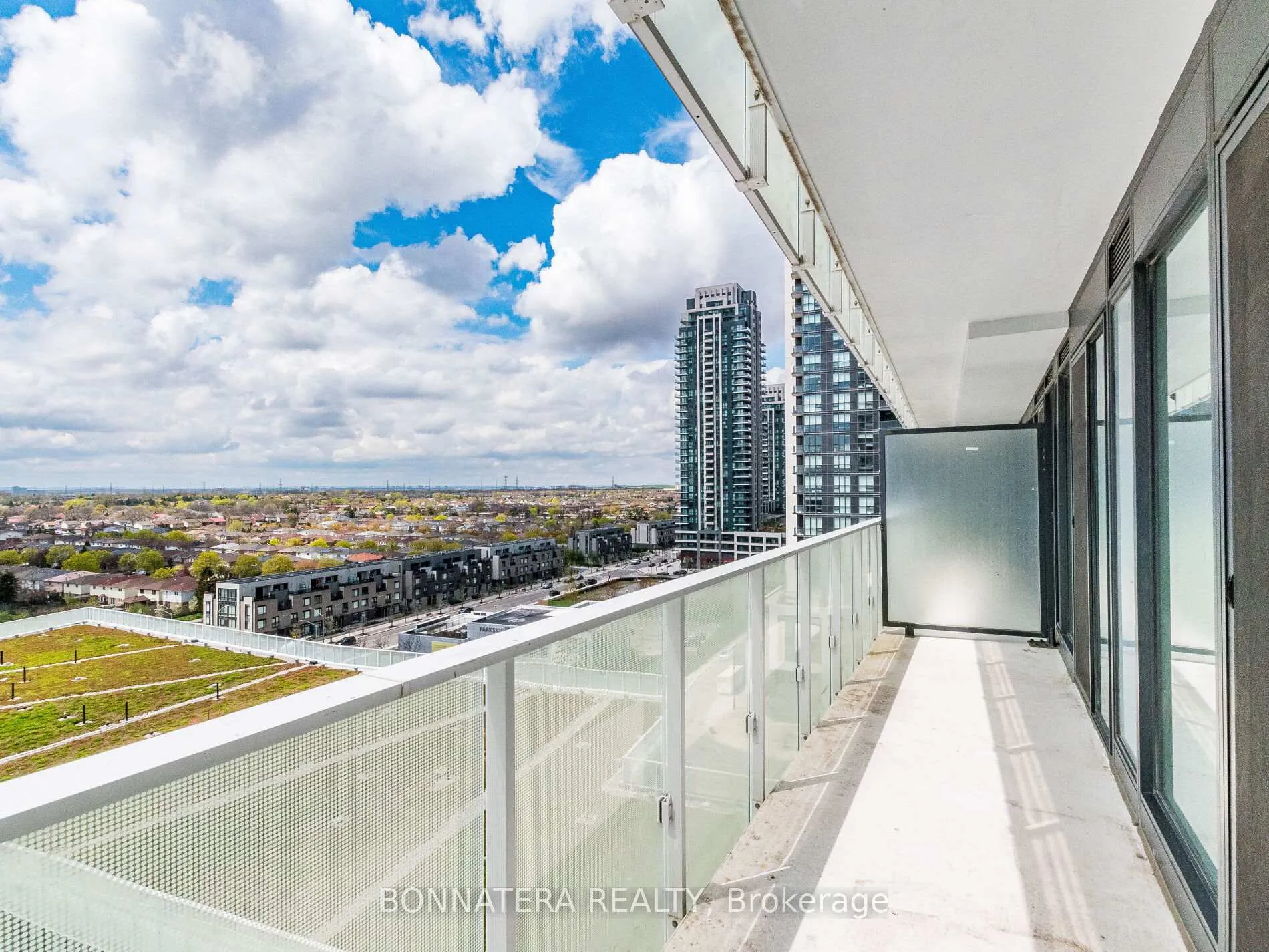 Photo 27 of Unit 906, 3900 Confederation Parkway, Mississauga, City Centre — HOMEH