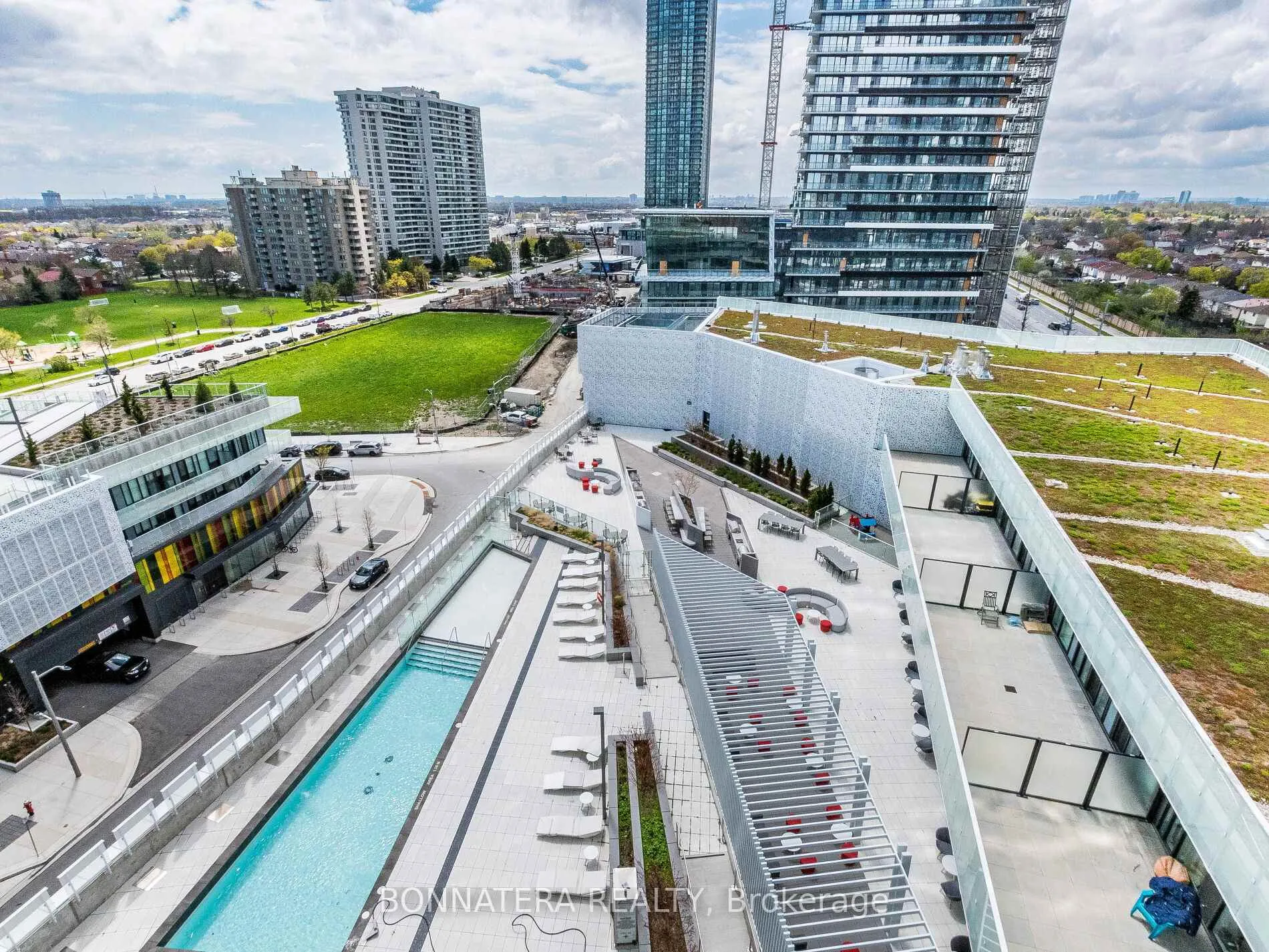 Photo 28 of Unit 906, 3900 Confederation Parkway, Mississauga, City Centre — HOMEH
