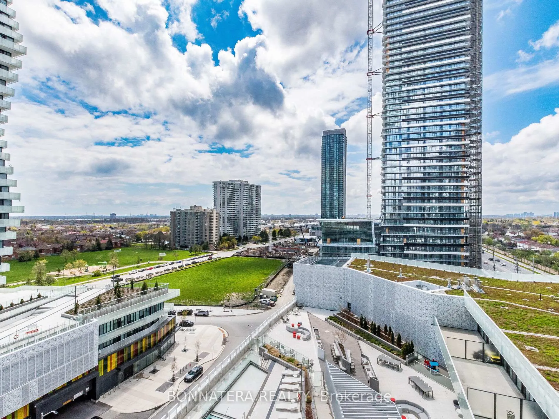 Photo 29 of Unit 906, 3900 Confederation Parkway, Mississauga, City Centre — HOMEH
