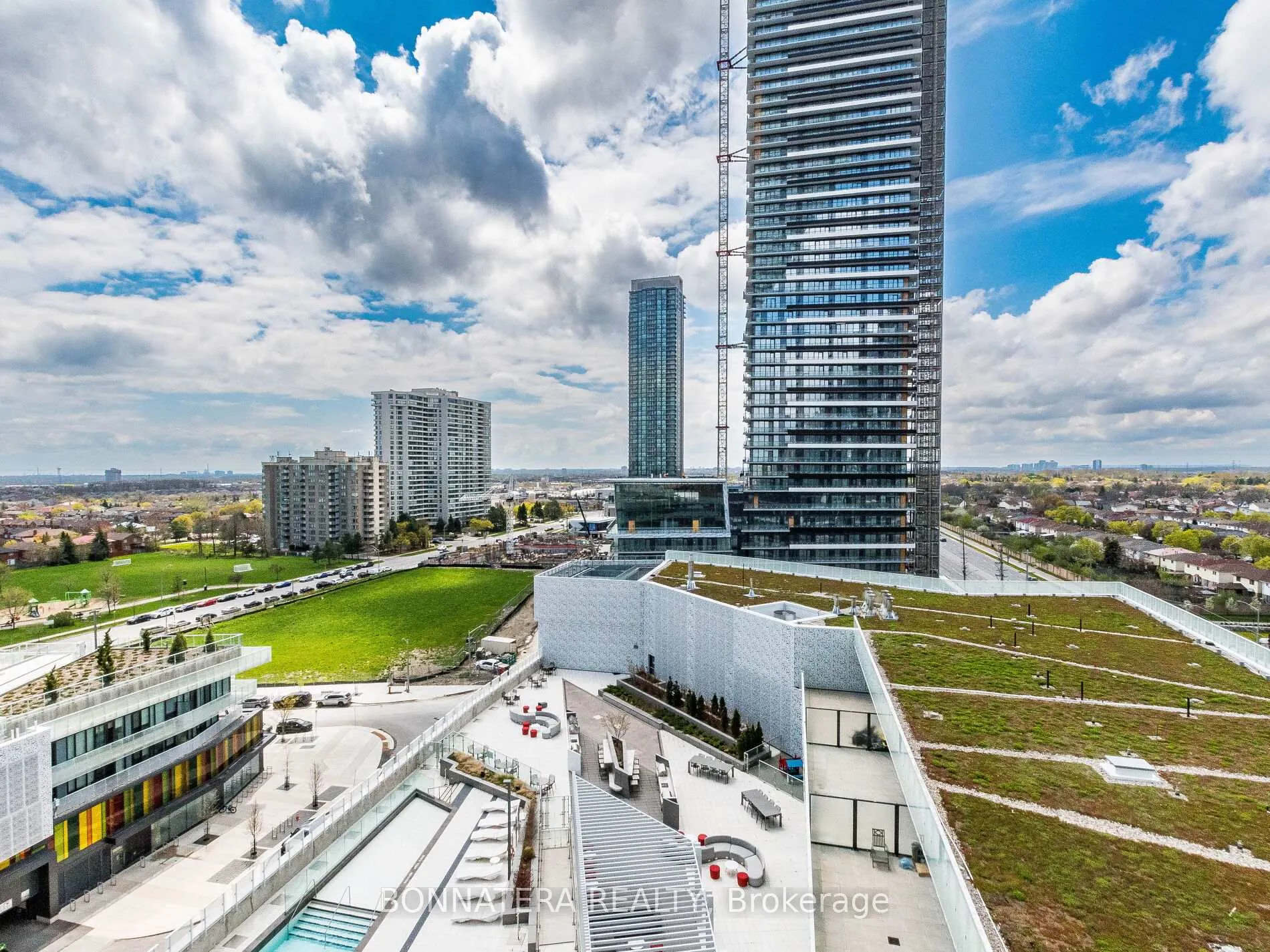 Photo 32 of Unit 906, 3900 Confederation Parkway, Mississauga, City Centre — HOMEH