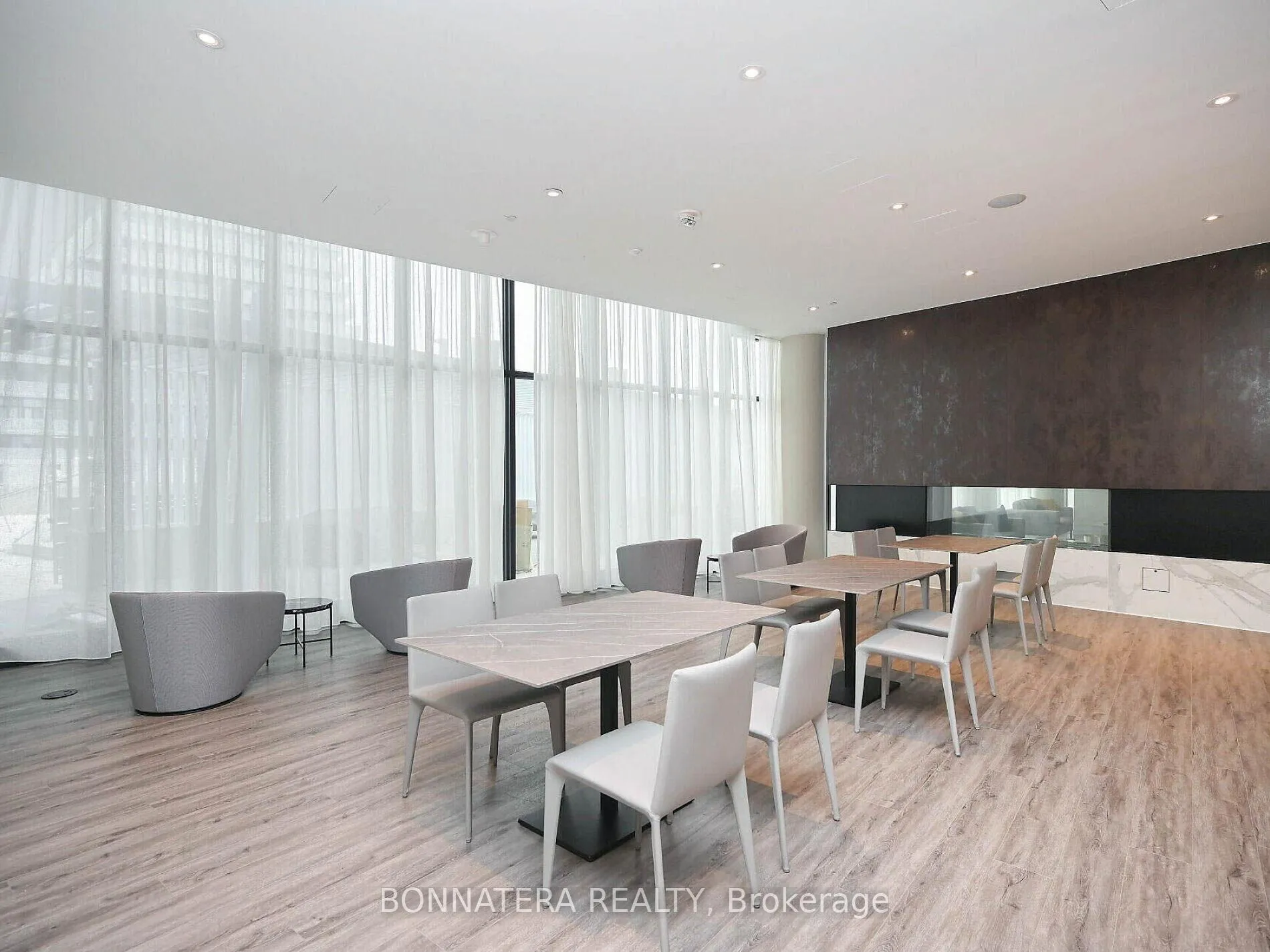Photo 34 of Unit 906, 3900 Confederation Parkway, Mississauga, City Centre — HOMEH