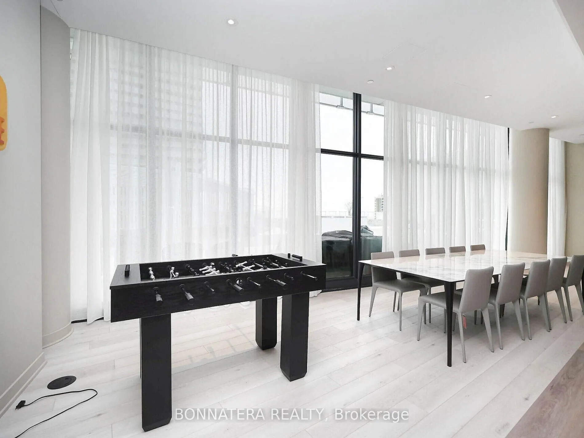 Photo 38 of Unit 906, 3900 Confederation Parkway, Mississauga, City Centre — HOMEH