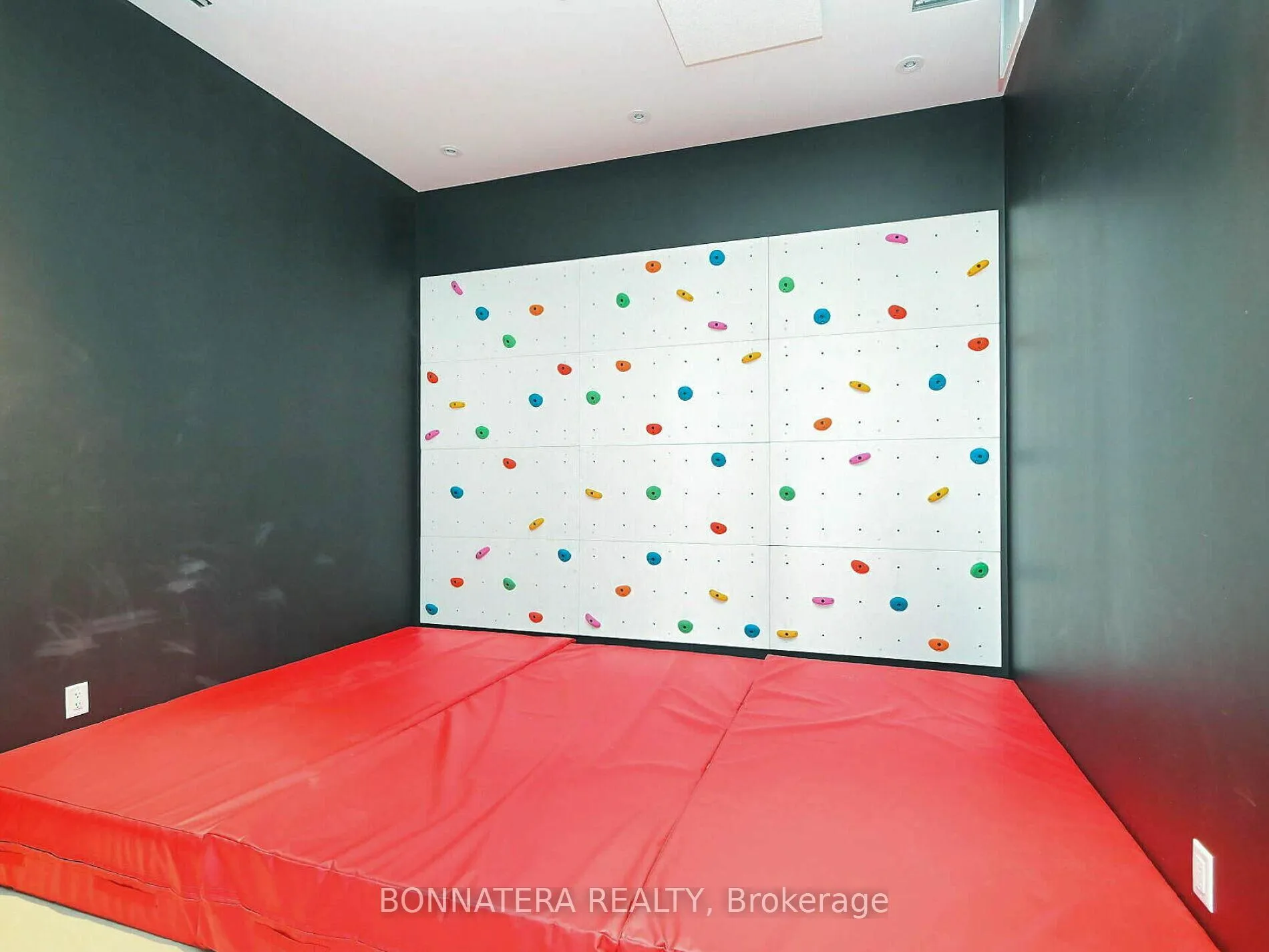 Photo 41 of Unit 906, 3900 Confederation Parkway, Mississauga, City Centre — HOMEH