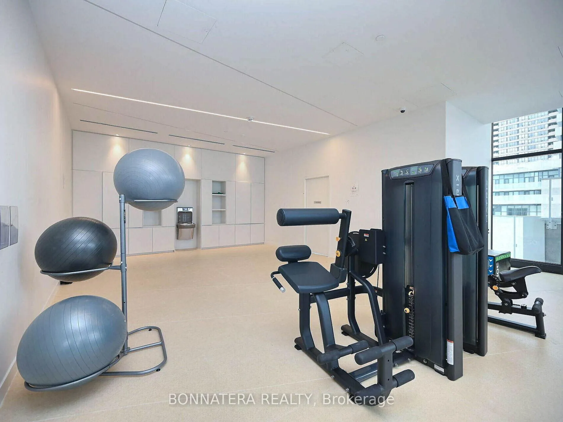 Photo 43 of Unit 906, 3900 Confederation Parkway, Mississauga, City Centre — HOMEH
