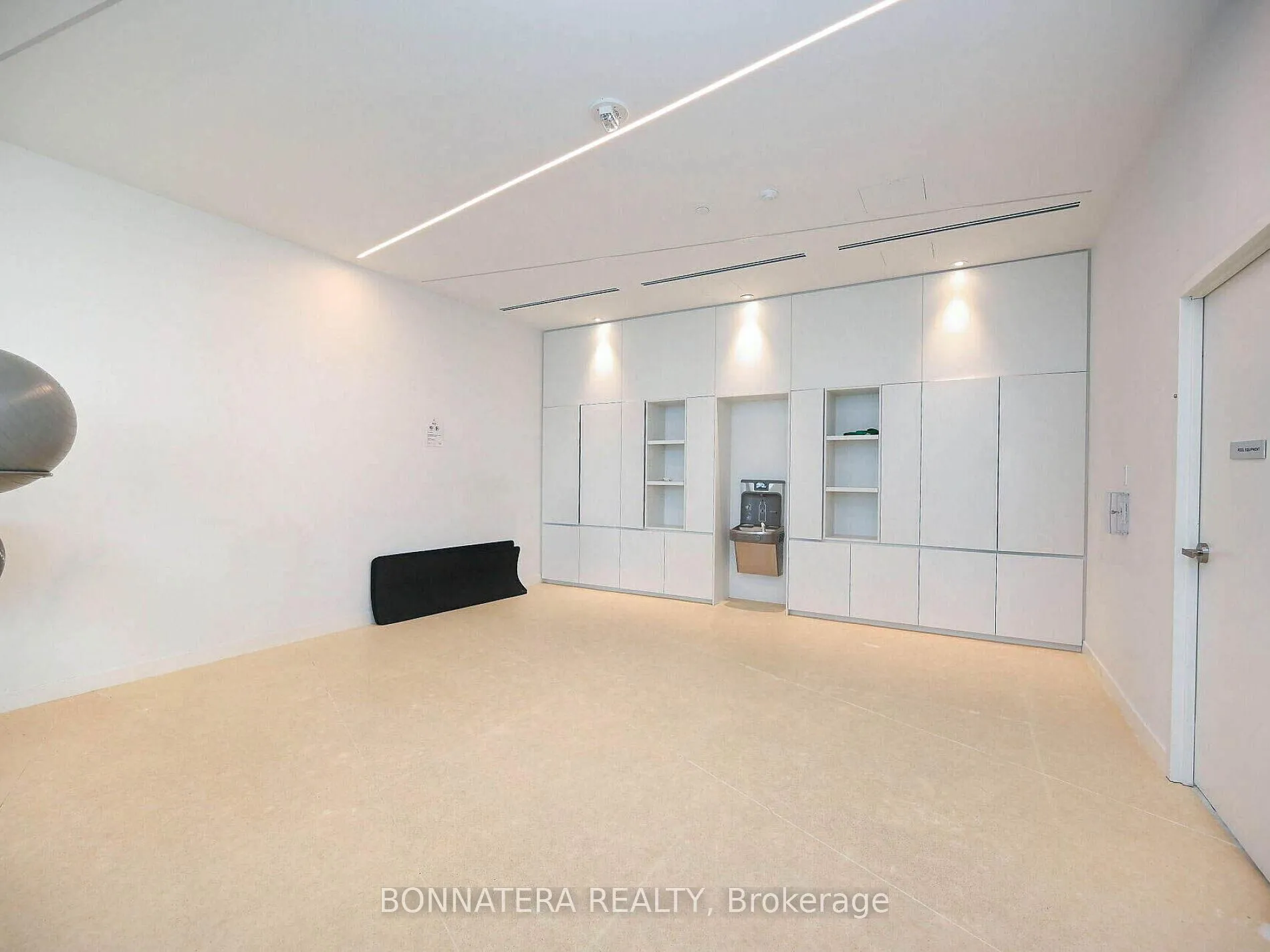 Photo 44 of Unit 906, 3900 Confederation Parkway, Mississauga, City Centre — HOMEH