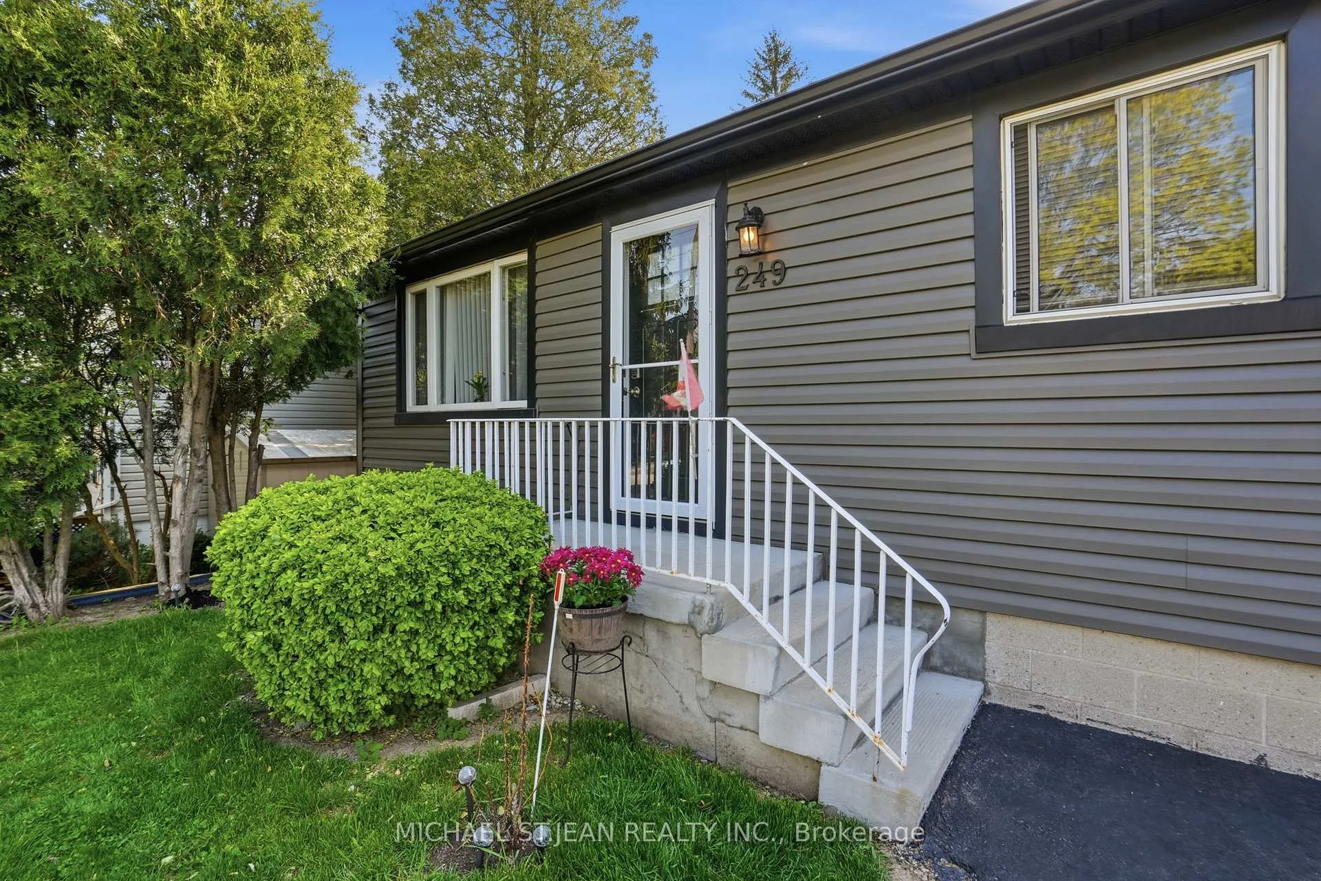 Photo 5 of 249 West 18th Street, Hamilton, Buchanan — HOMEH