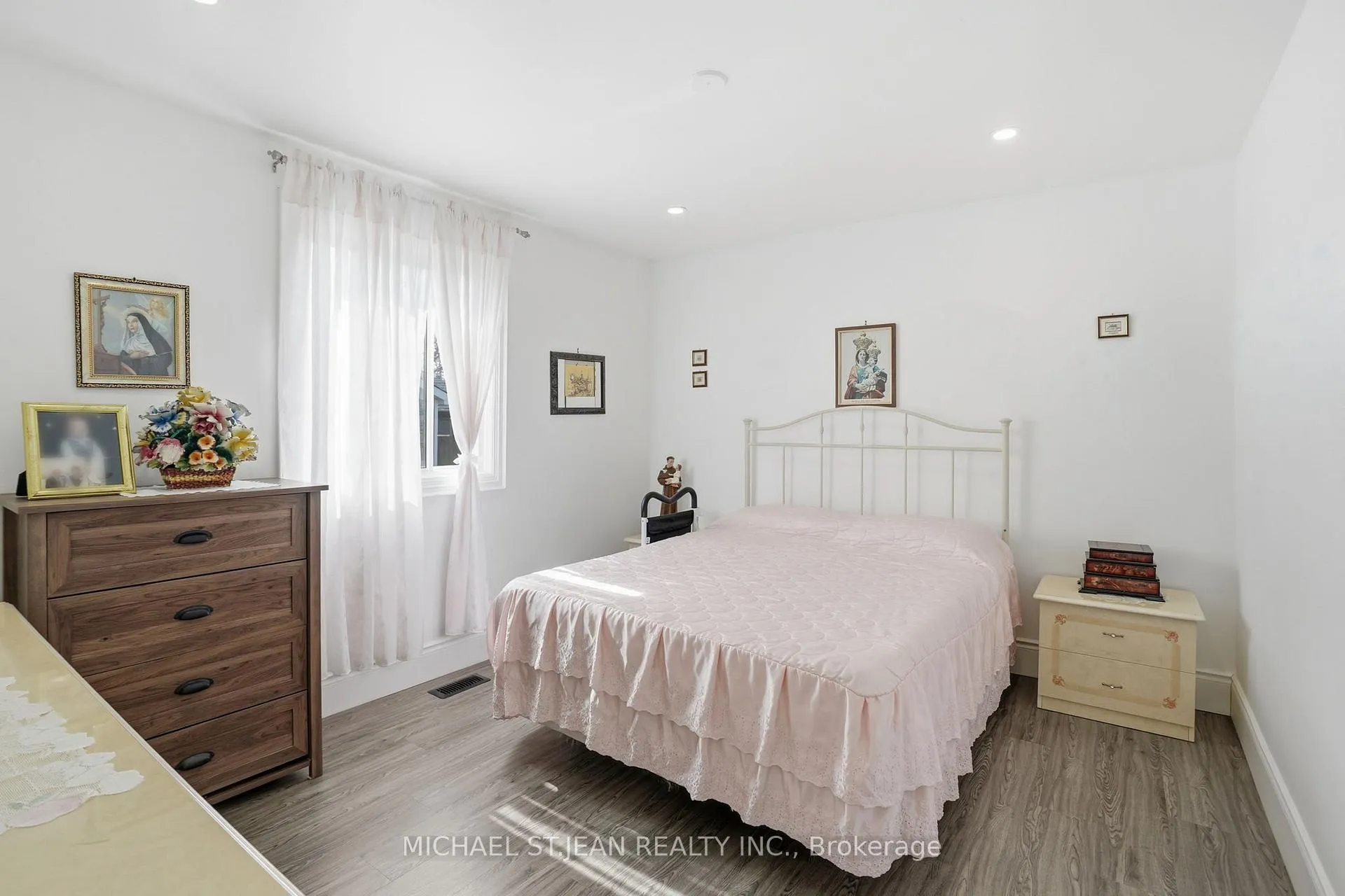 Photo 13 of 249 West 18th Street, Hamilton, Buchanan — HOMEH