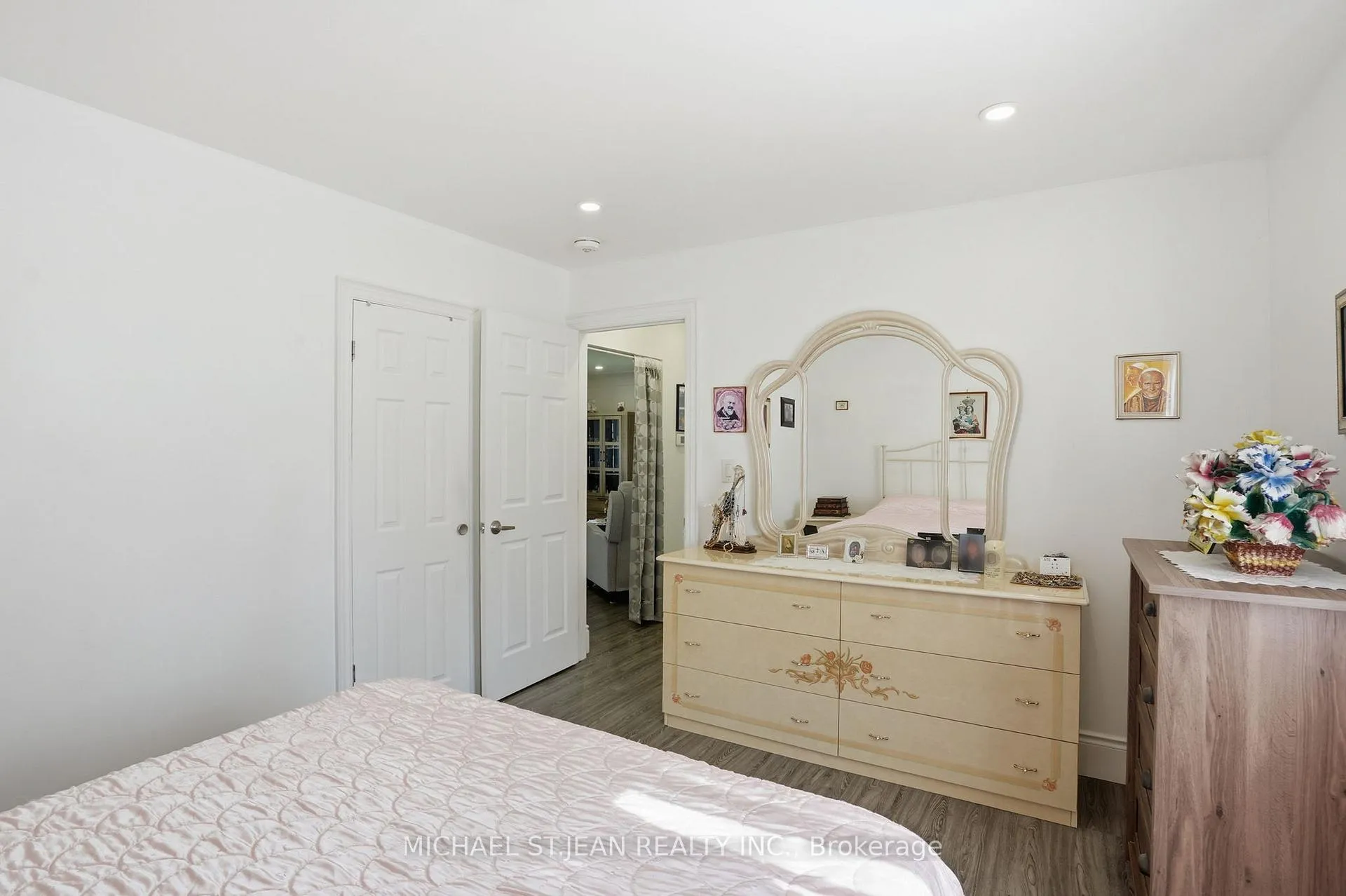 Photo 14 of 249 West 18th Street, Hamilton, Buchanan — HOMEH