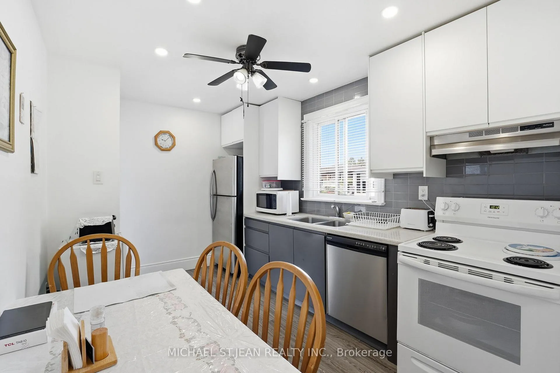 Photo 19 of 249 West 18th Street, Hamilton, Buchanan — HOMEH
