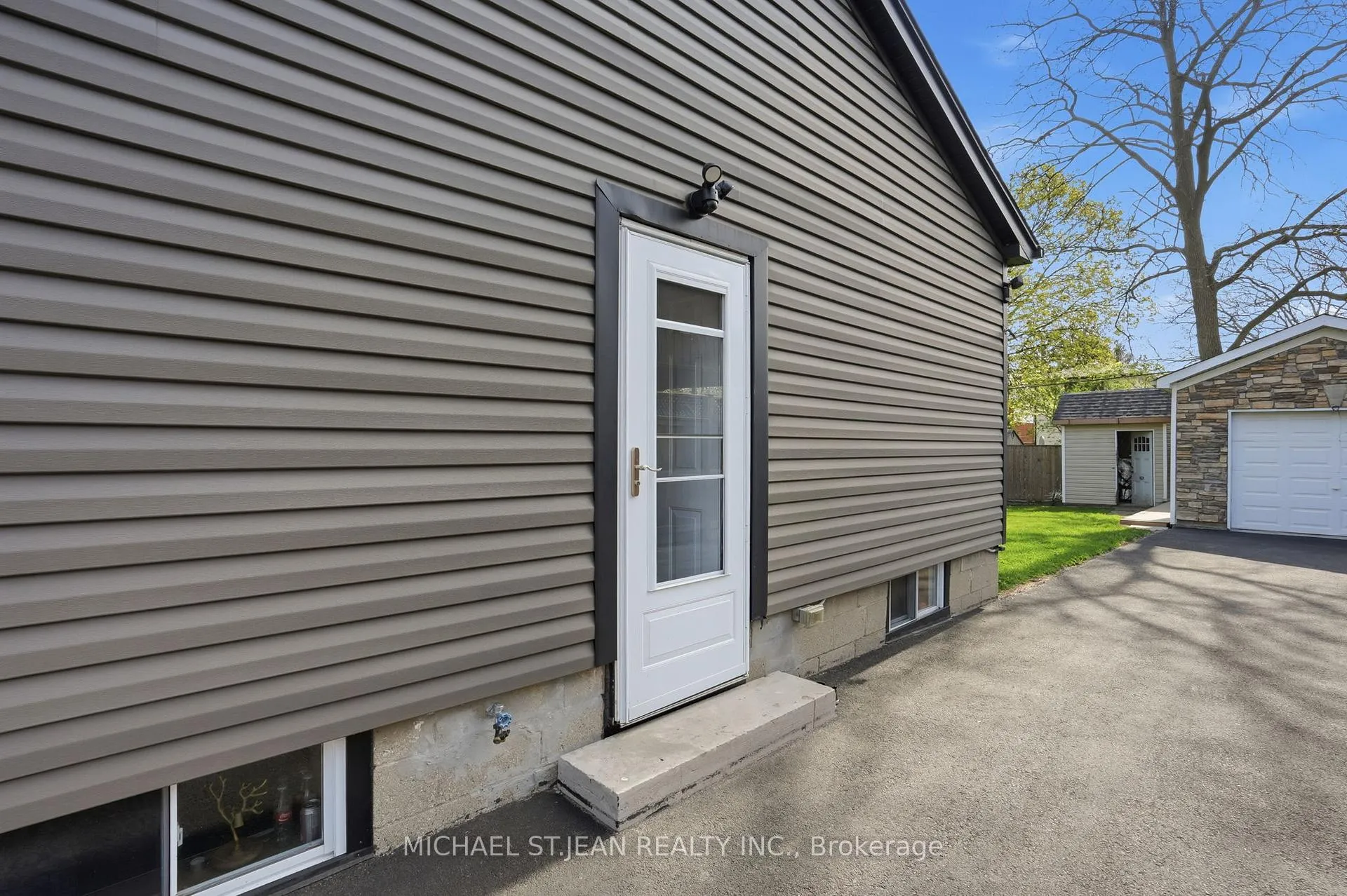 Photo 31 of 249 West 18th Street, Hamilton, Buchanan — HOMEH