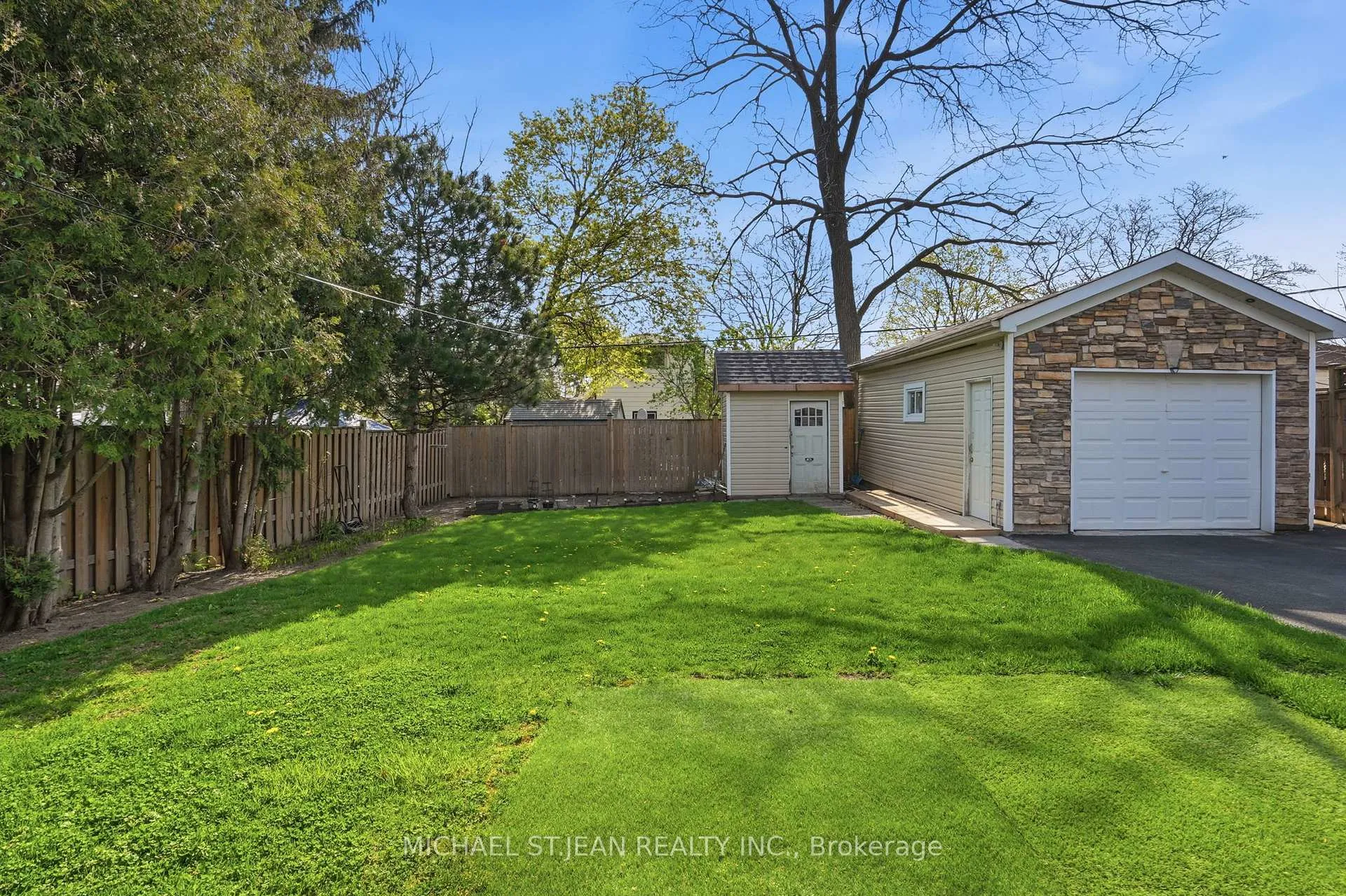 Photo 33 of 249 West 18th Street, Hamilton, Buchanan — HOMEH