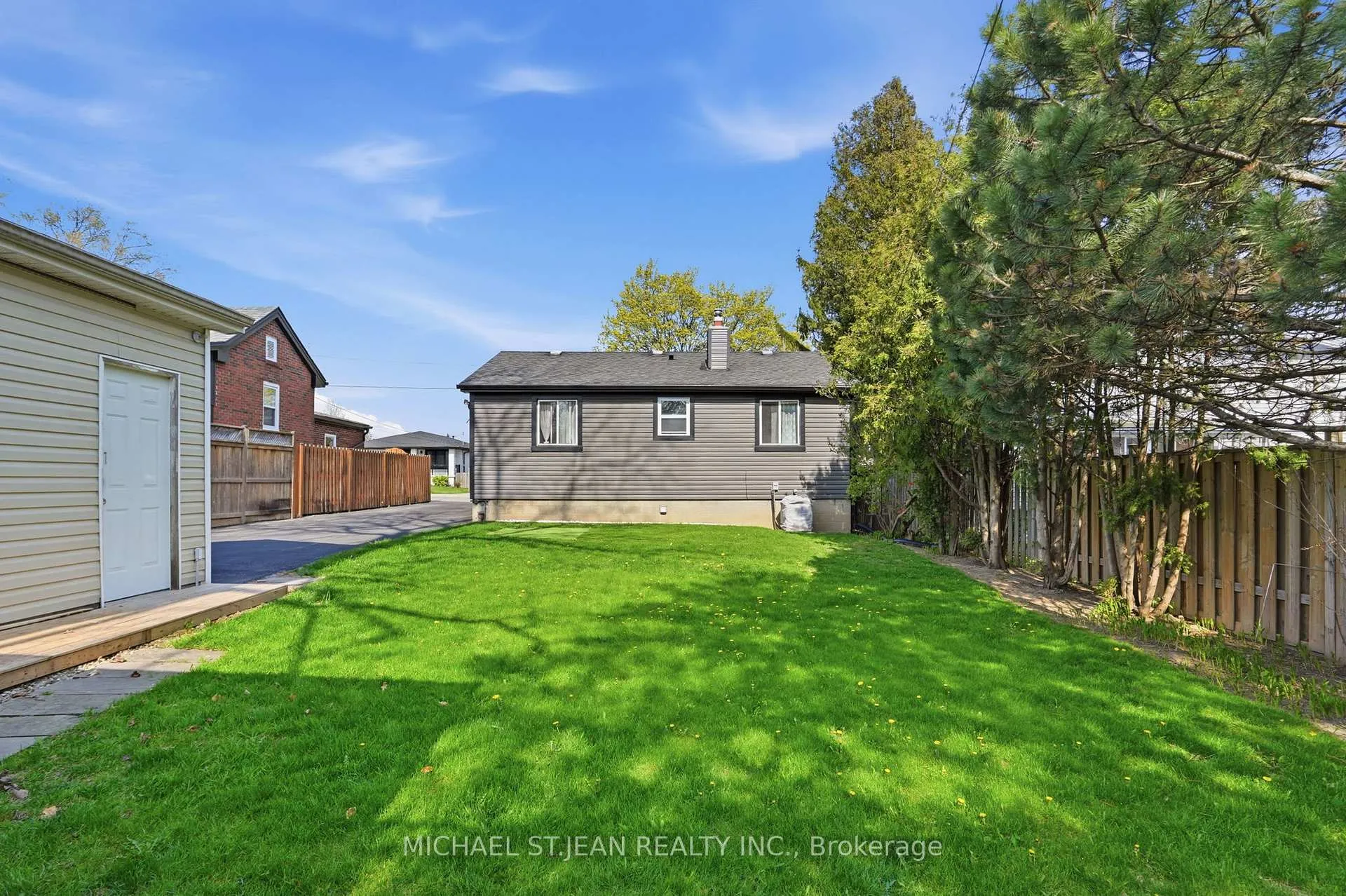 Photo 36 of 249 West 18th Street, Hamilton, Buchanan — HOMEH