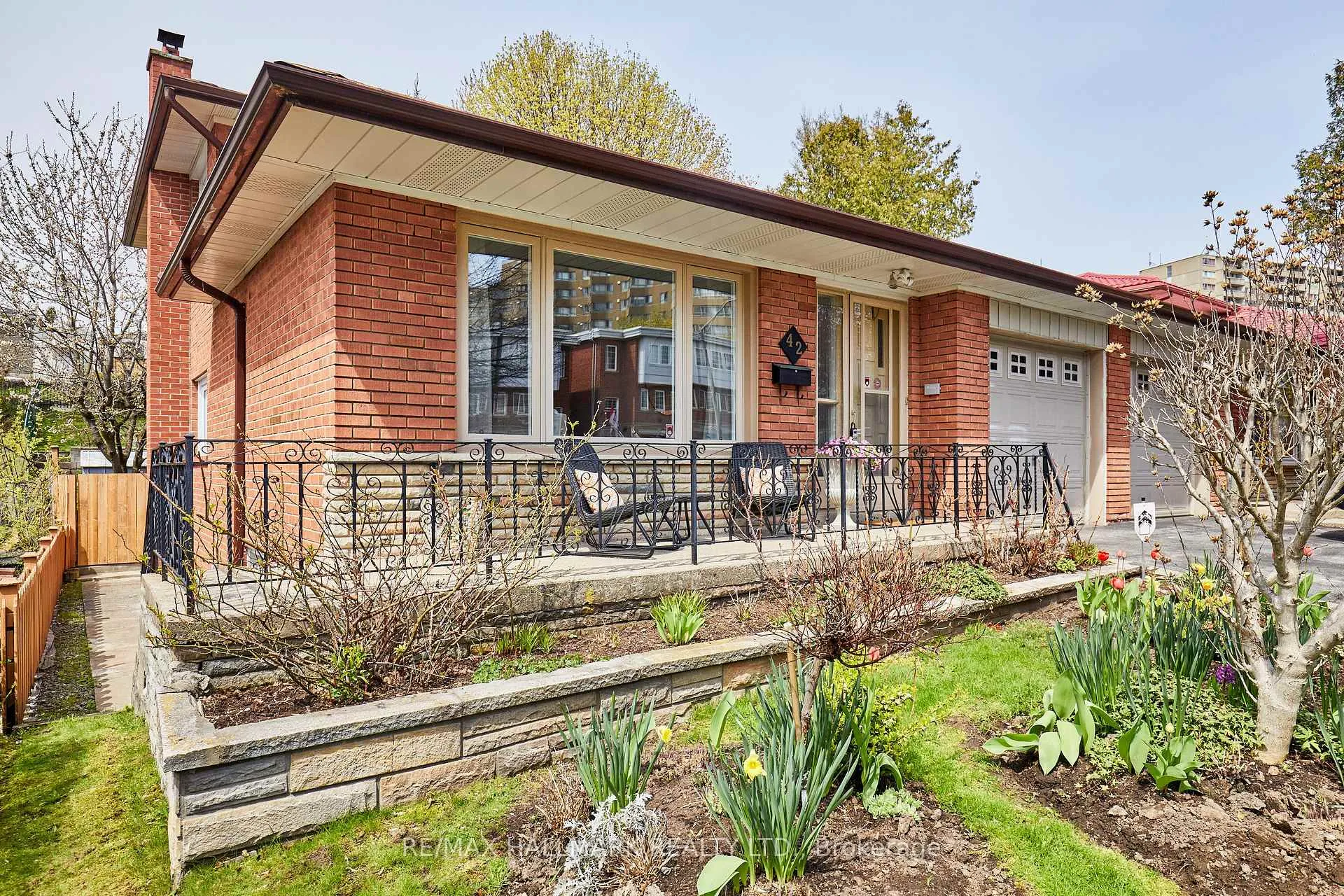 Photo 13 of 42 Halsey Avenue, Toronto, O'Connor-Parkview — HOMEH