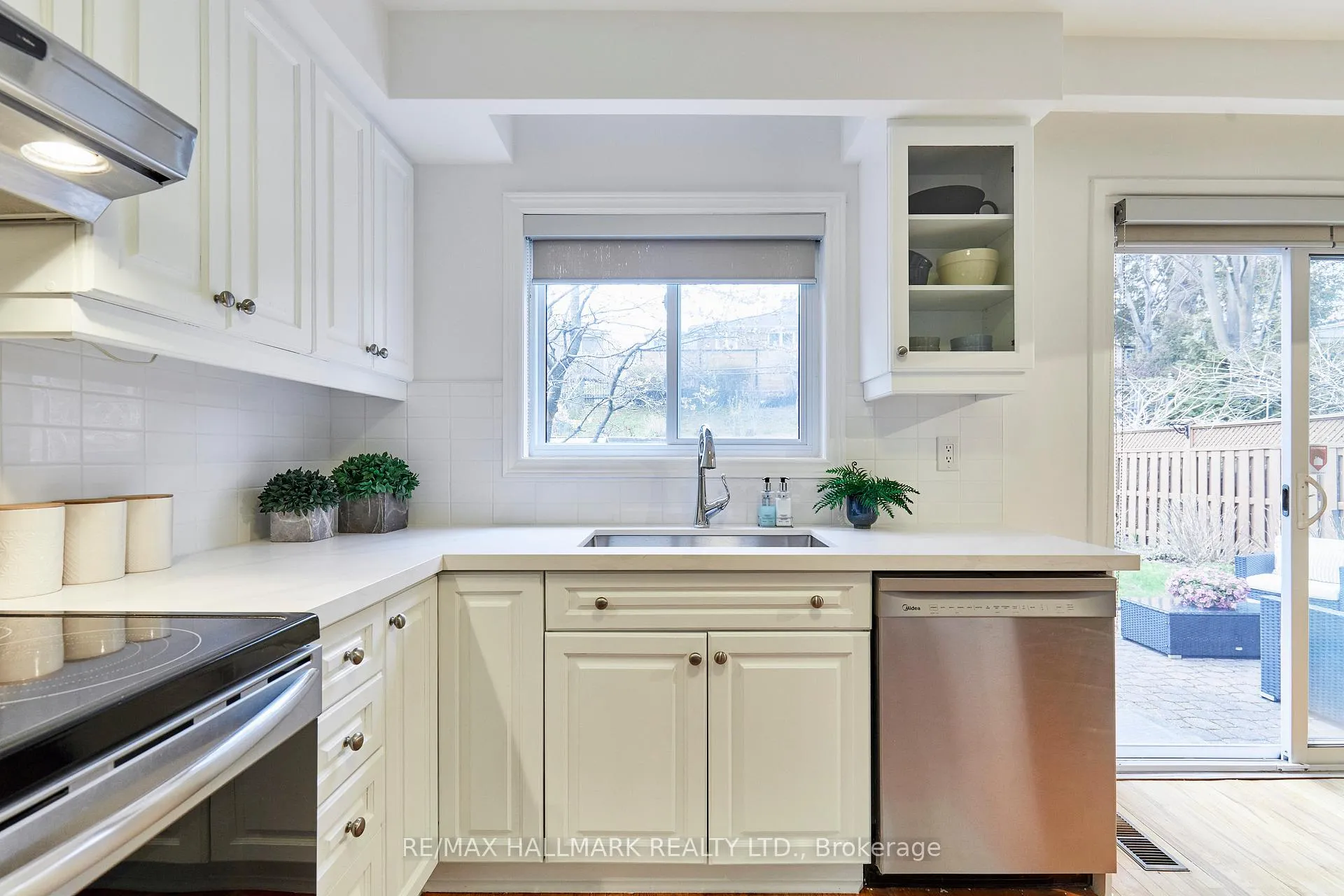 Photo 15 of 42 Halsey Avenue, Toronto, O'Connor-Parkview — HOMEH