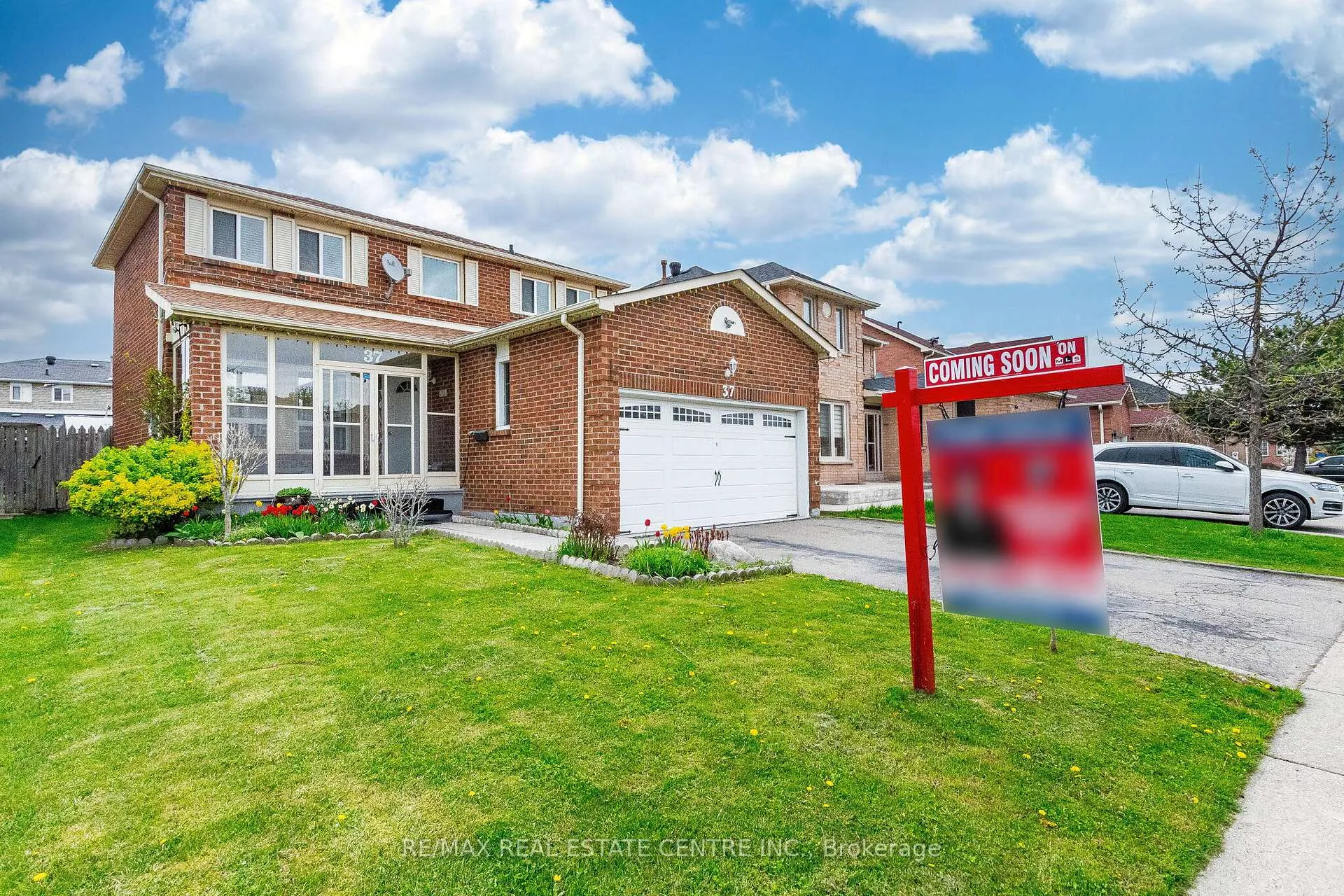 Photo 2 of 37 Merganser Crescent, Brampton, Fletcher's Creek South — HOMEH