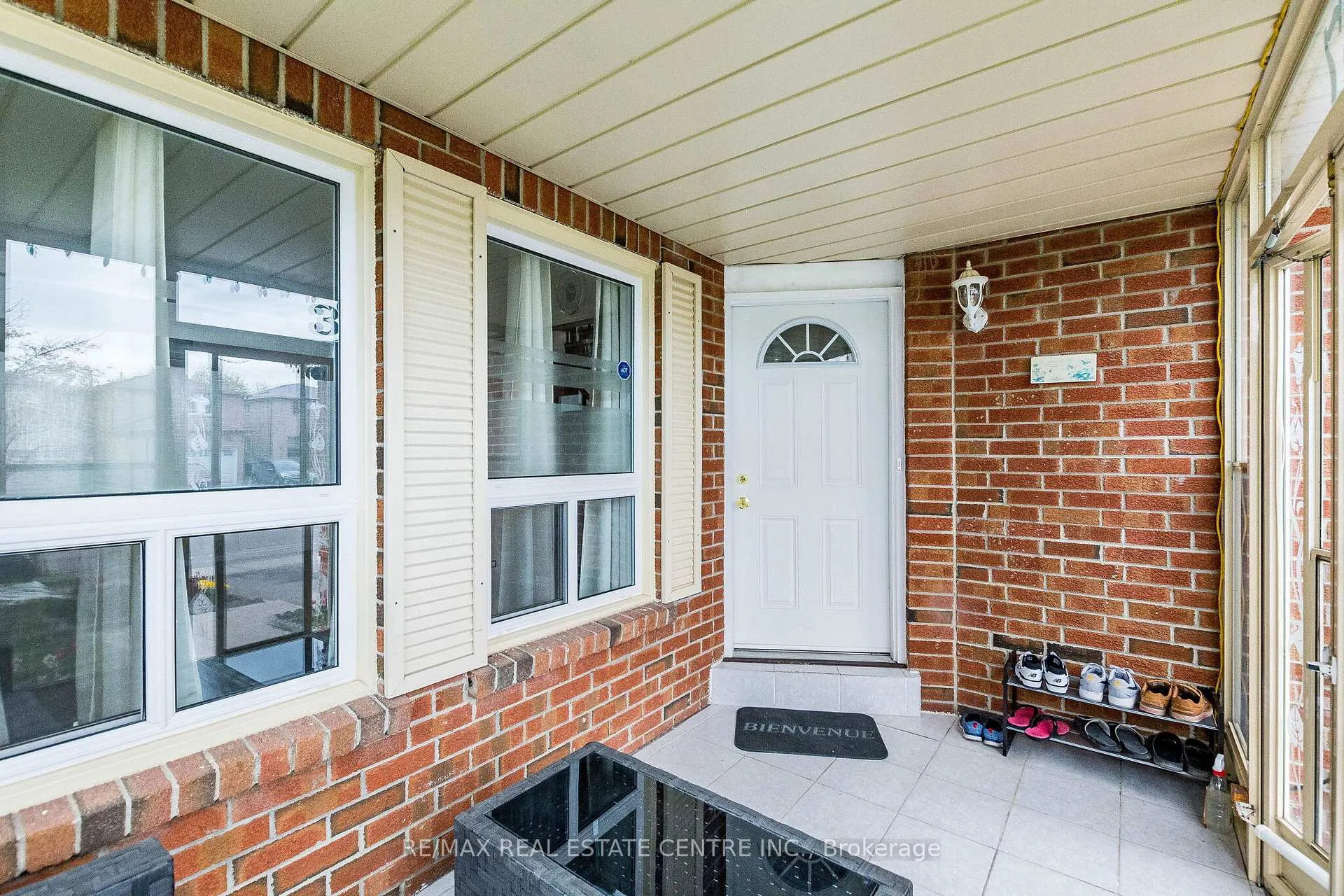 Photo 6 of 37 Merganser Crescent, Brampton, Fletcher's Creek South — HOMEH