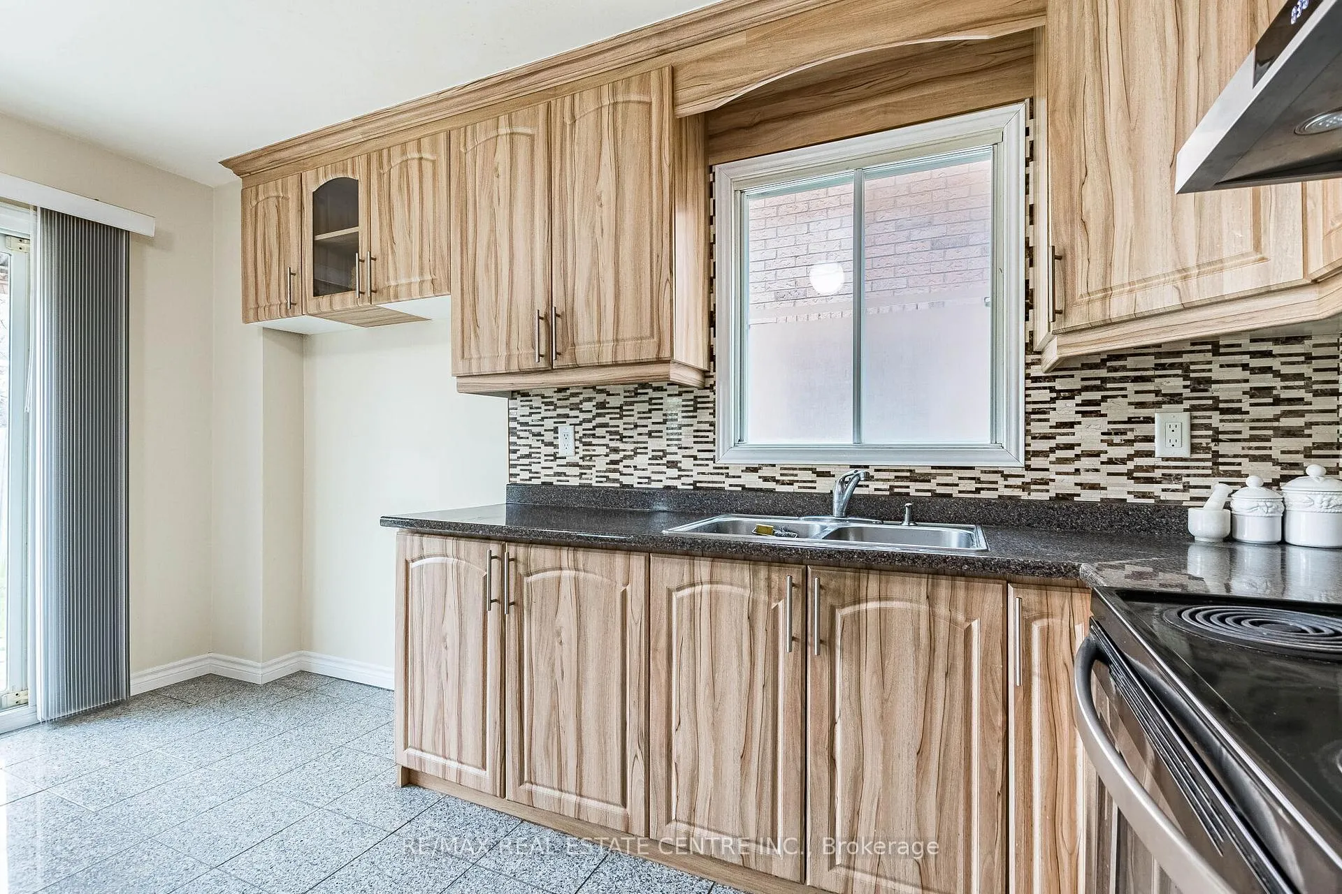Photo 21 of 37 Merganser Crescent, Brampton, Fletcher's Creek South — HOMEH