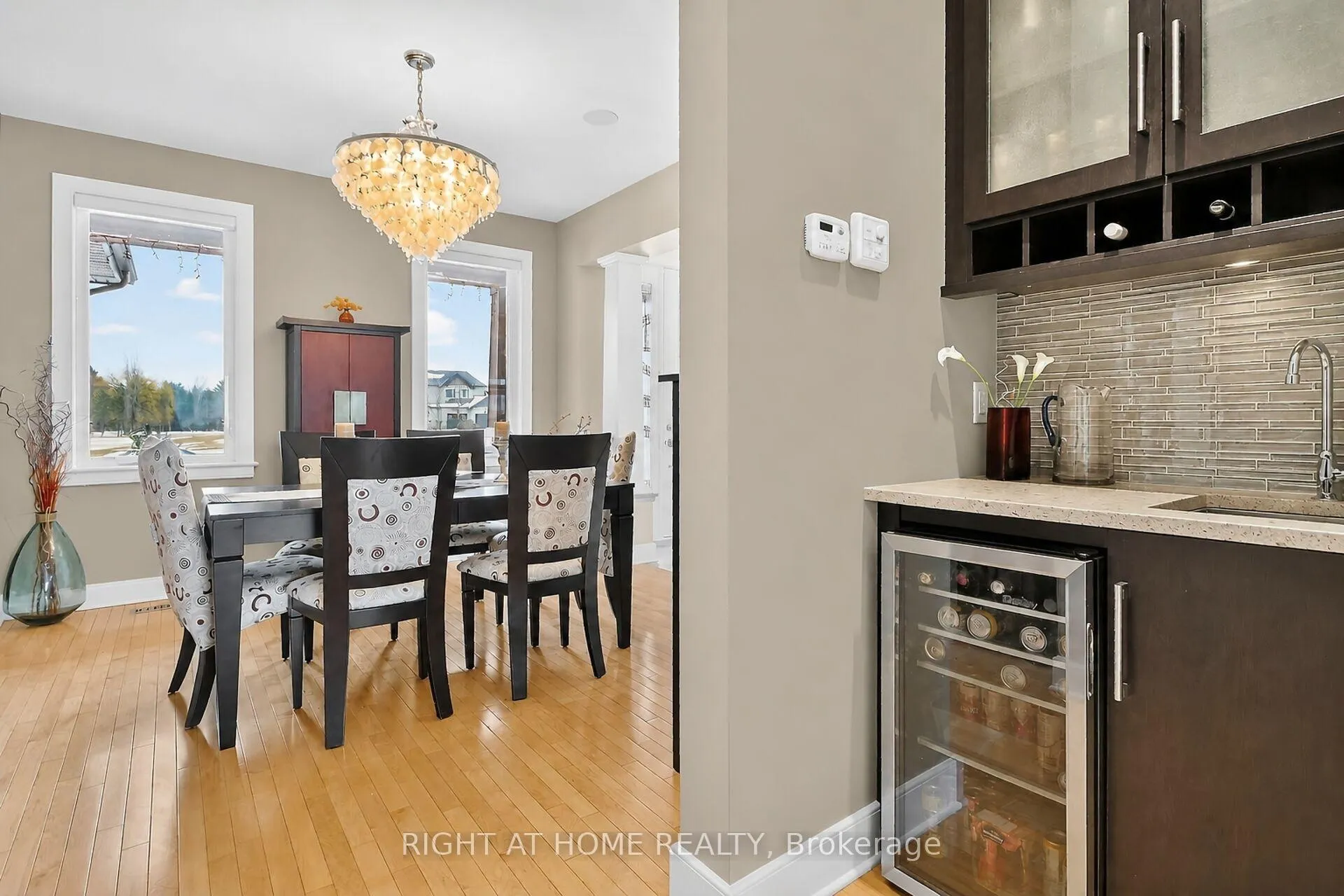 Photo 7 of 105 Ravenview Way, Ottawa, Kanata - Kanata (North West) — HOMEH