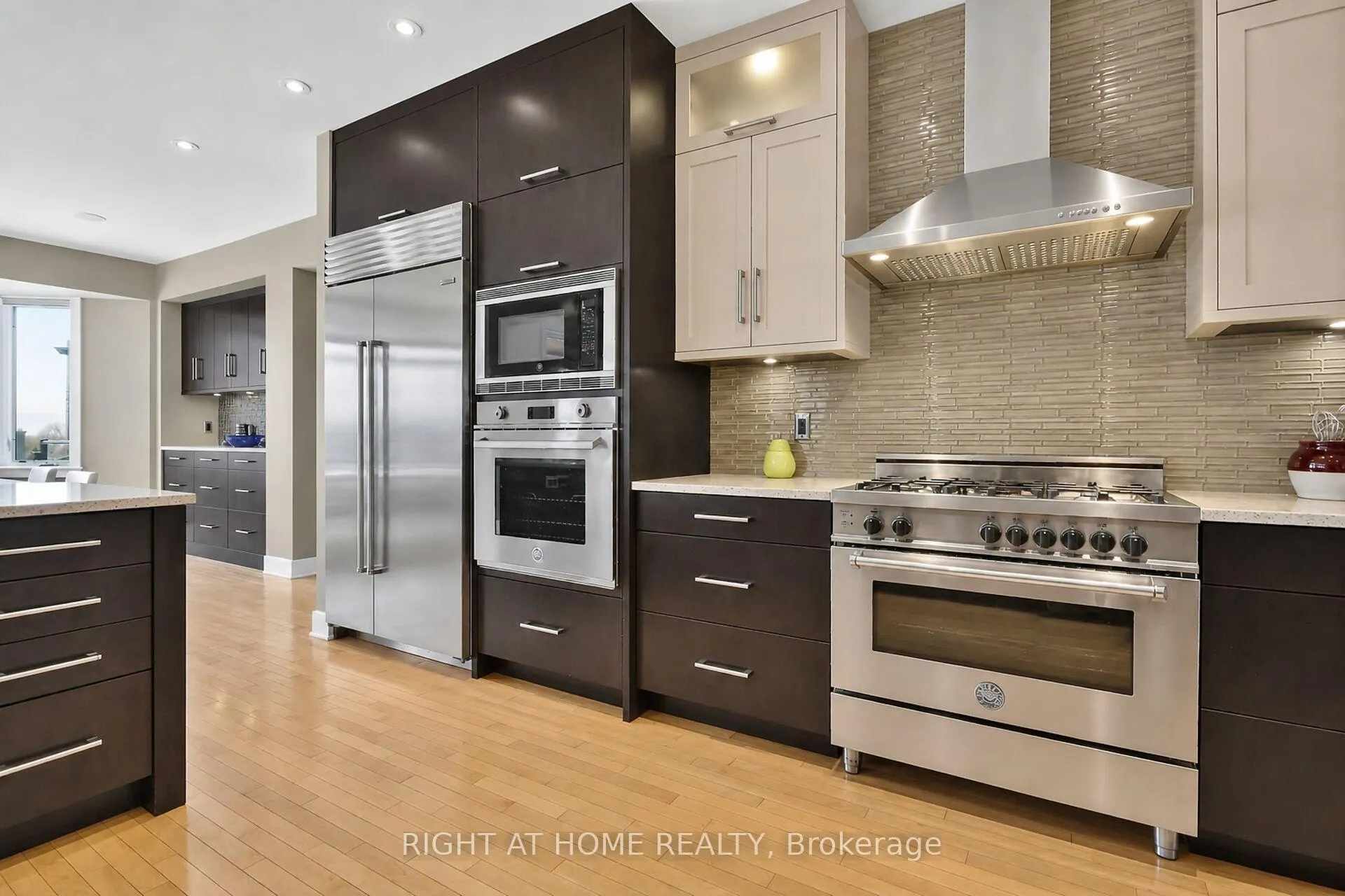 Photo 9 of 105 Ravenview Way, Ottawa, Kanata - Kanata (North West) — HOMEH