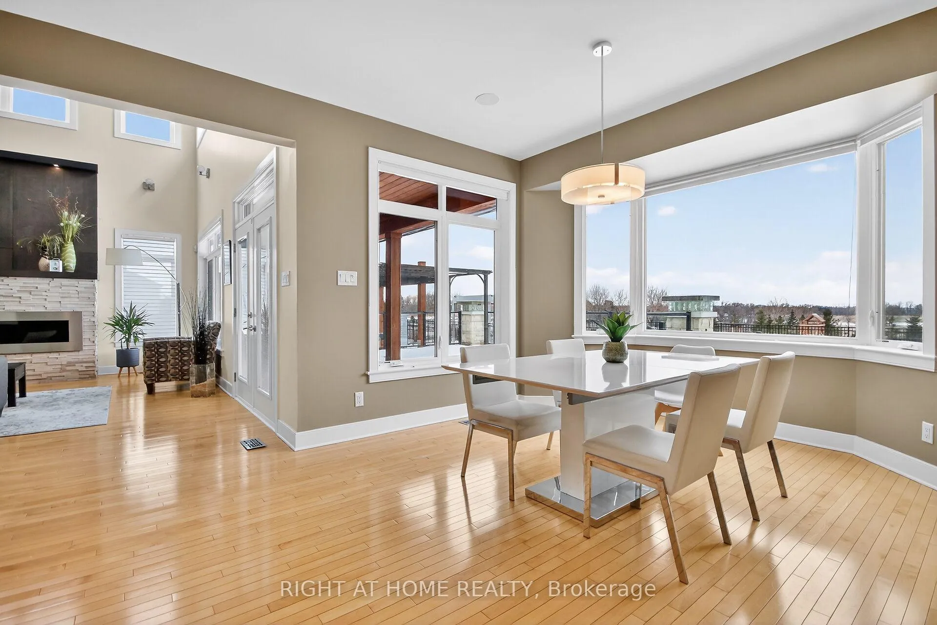 Photo 13 of 105 Ravenview Way, Ottawa, Kanata - Kanata (North West) — HOMEH