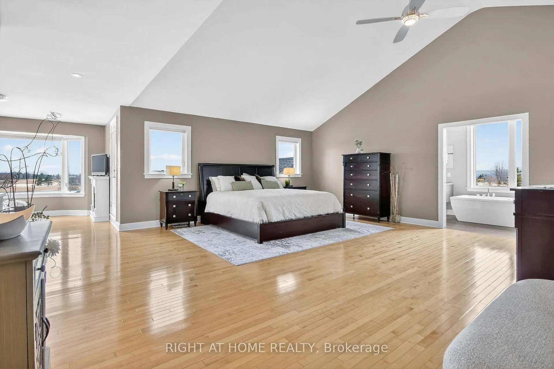 Photo 26 of 105 Ravenview Way, Ottawa, Kanata - Kanata (North West) — HOMEH