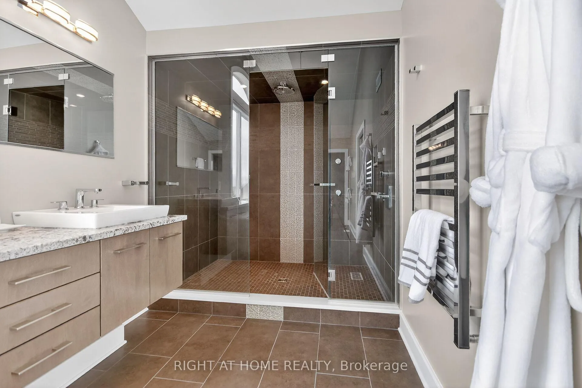 Photo 32 of 105 Ravenview Way, Ottawa, Kanata - Kanata (North West) — HOMEH