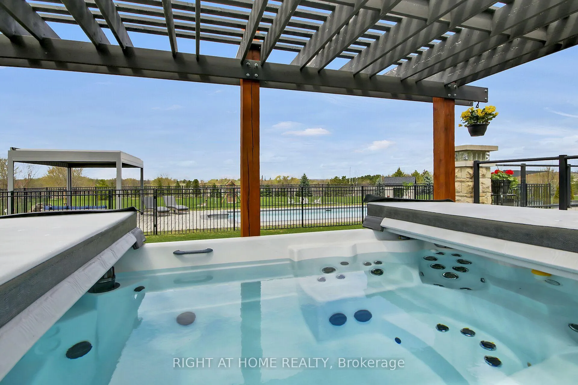 Photo 55 of 105 Ravenview Way, Ottawa, Kanata - Kanata (North West) — HOMEH