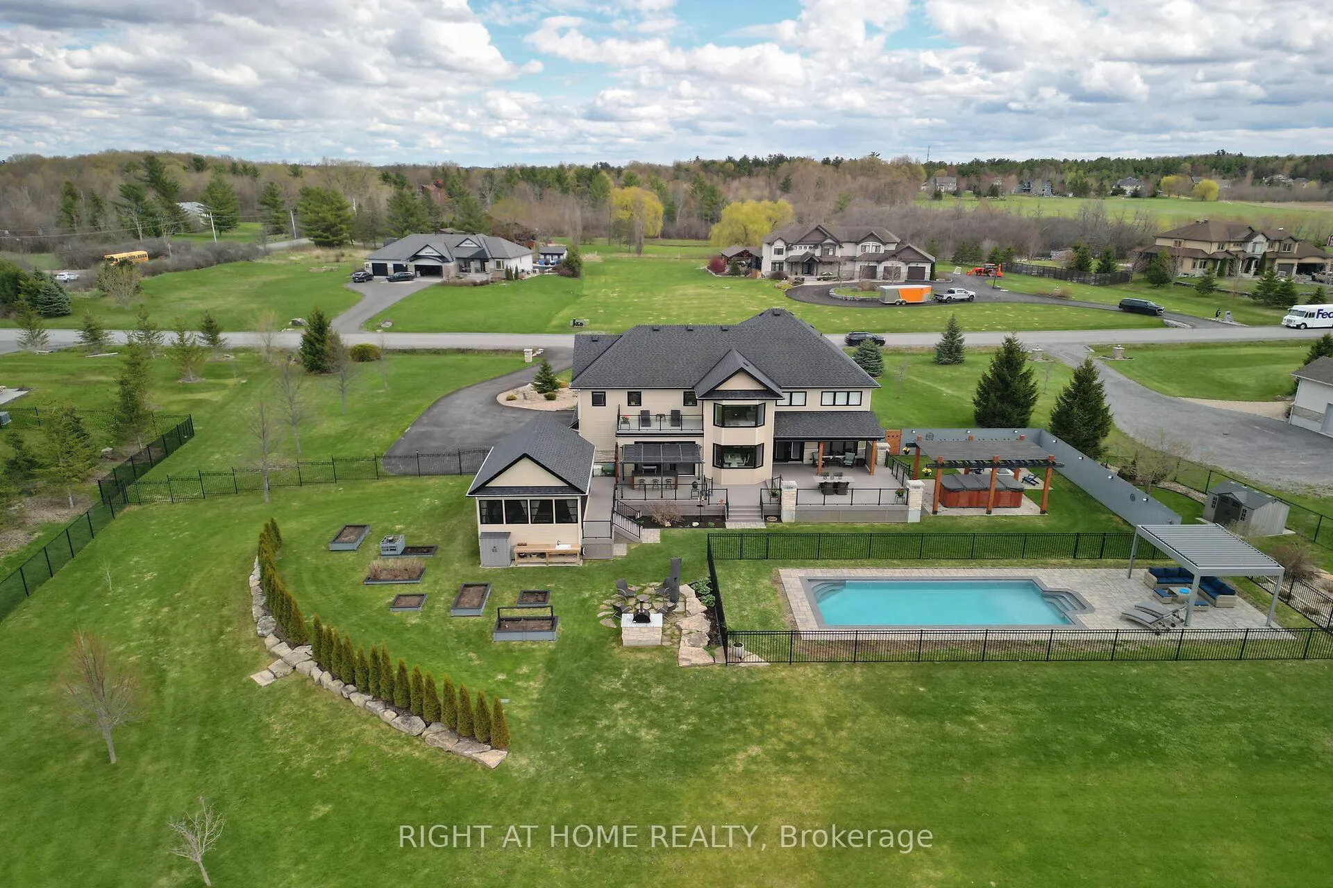 Photo 63 of 105 Ravenview Way, Ottawa, Kanata - Kanata (North West) — HOMEH