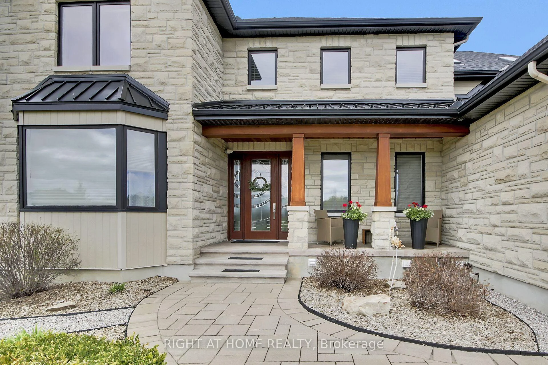 Photo 5 of 105 Ravenview Way, Ottawa, Kanata - Kanata (North West) — HOMEH