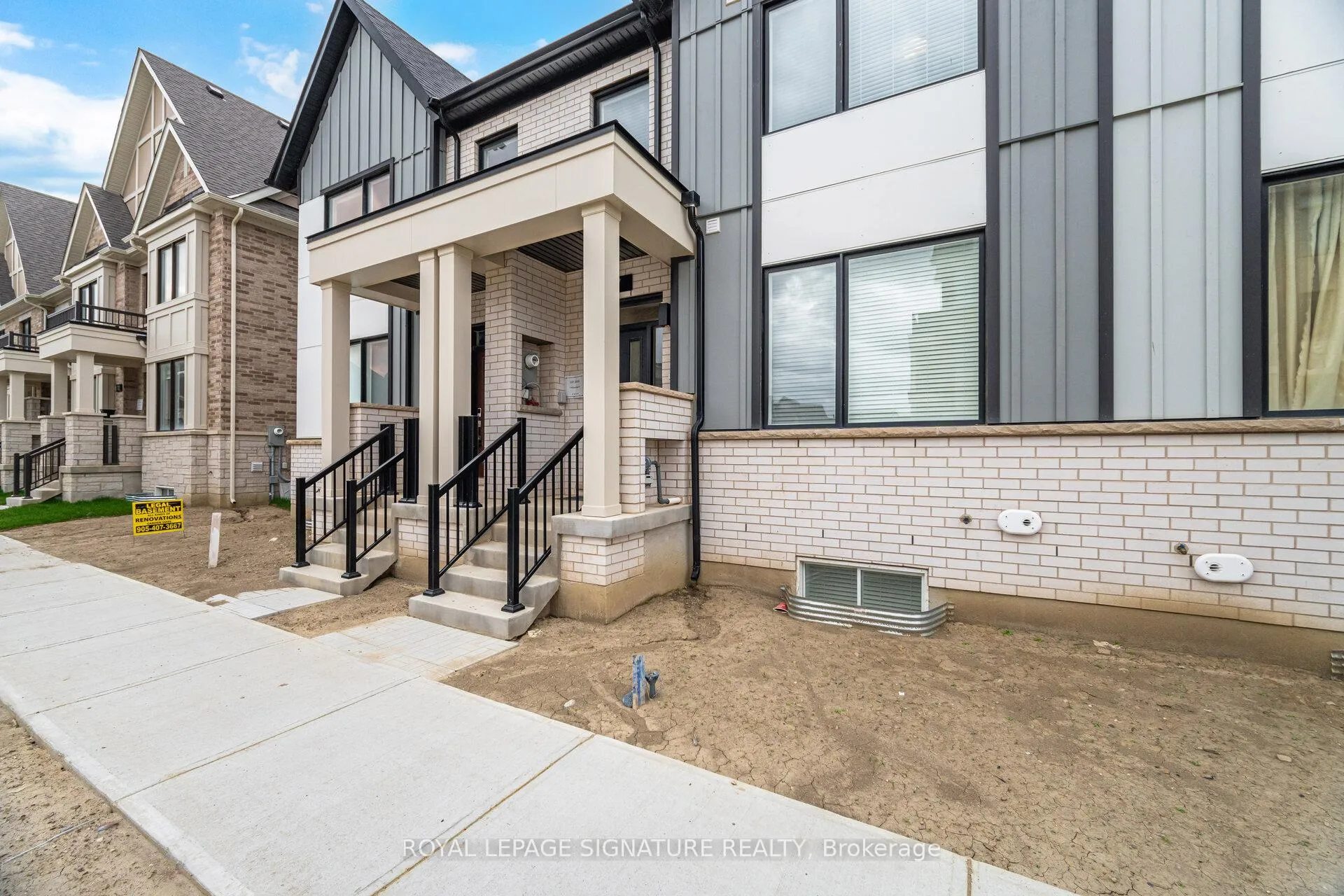 Photo 3 of 7 Moosehead Drive, Brampton, Northwest Brampton — HOMEH