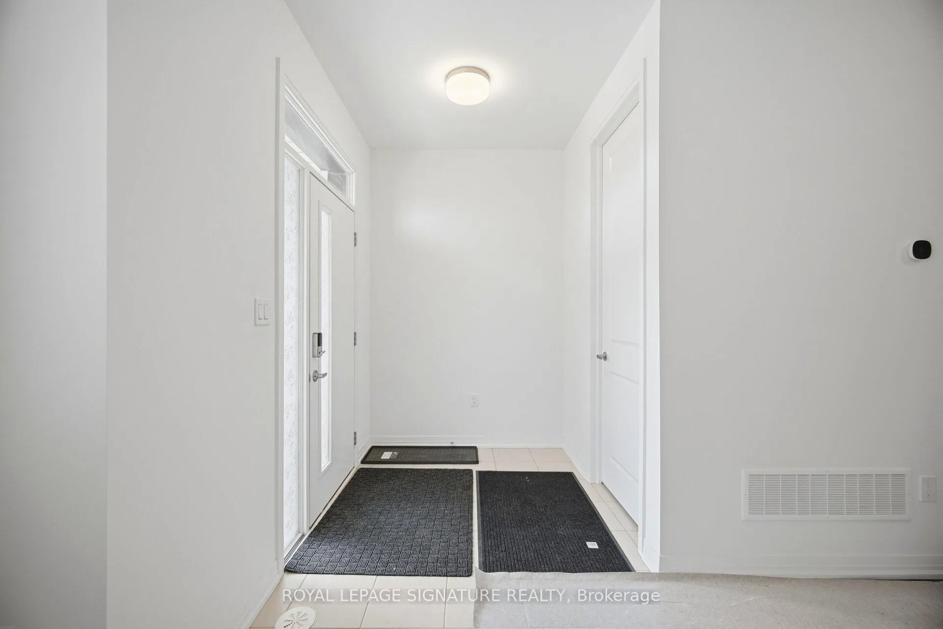 Photo 5 of 7 Moosehead Drive, Brampton, Northwest Brampton — HOMEH