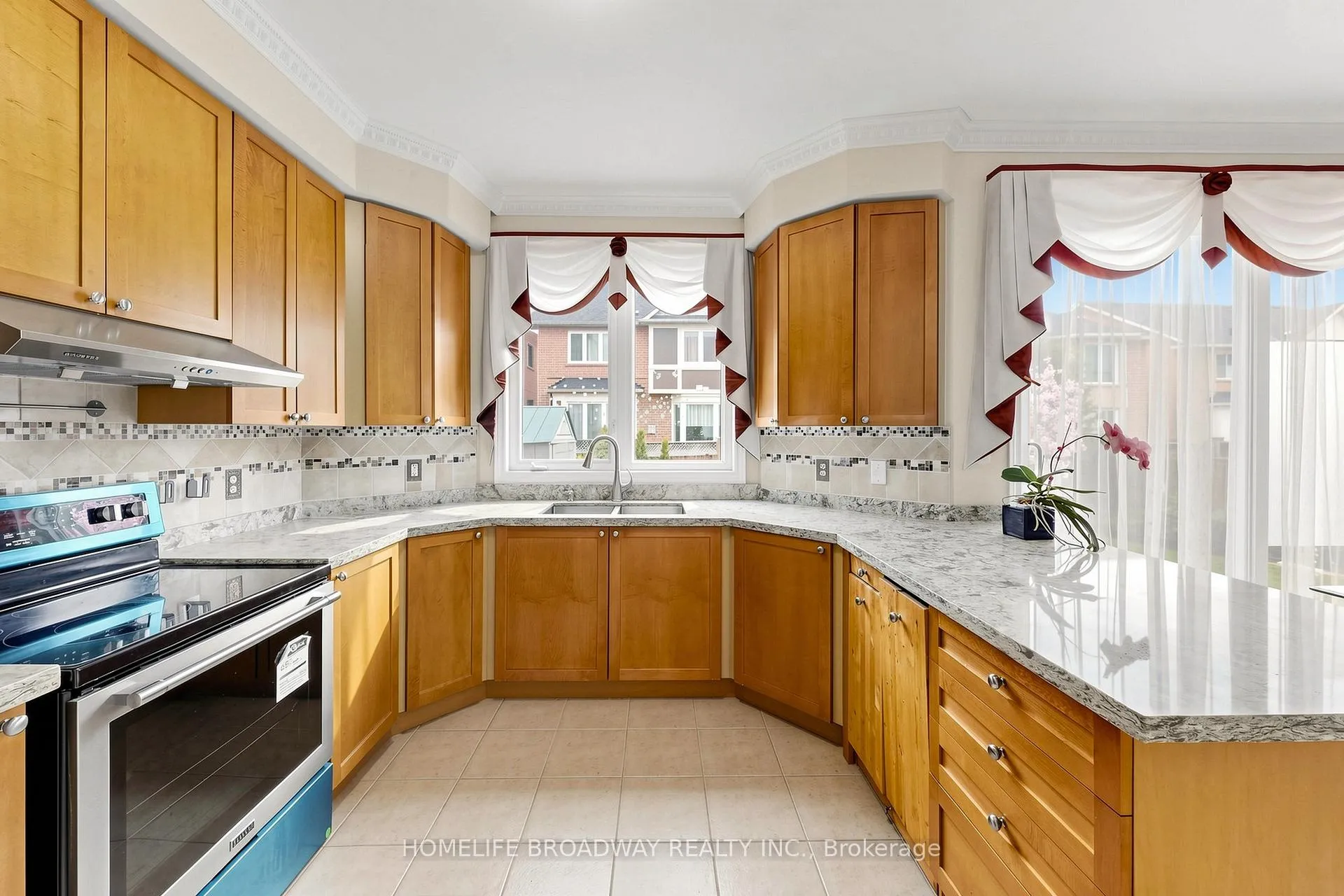 Photo 10 of 26 Armando Drive, Markham, Wismer — HOMEH